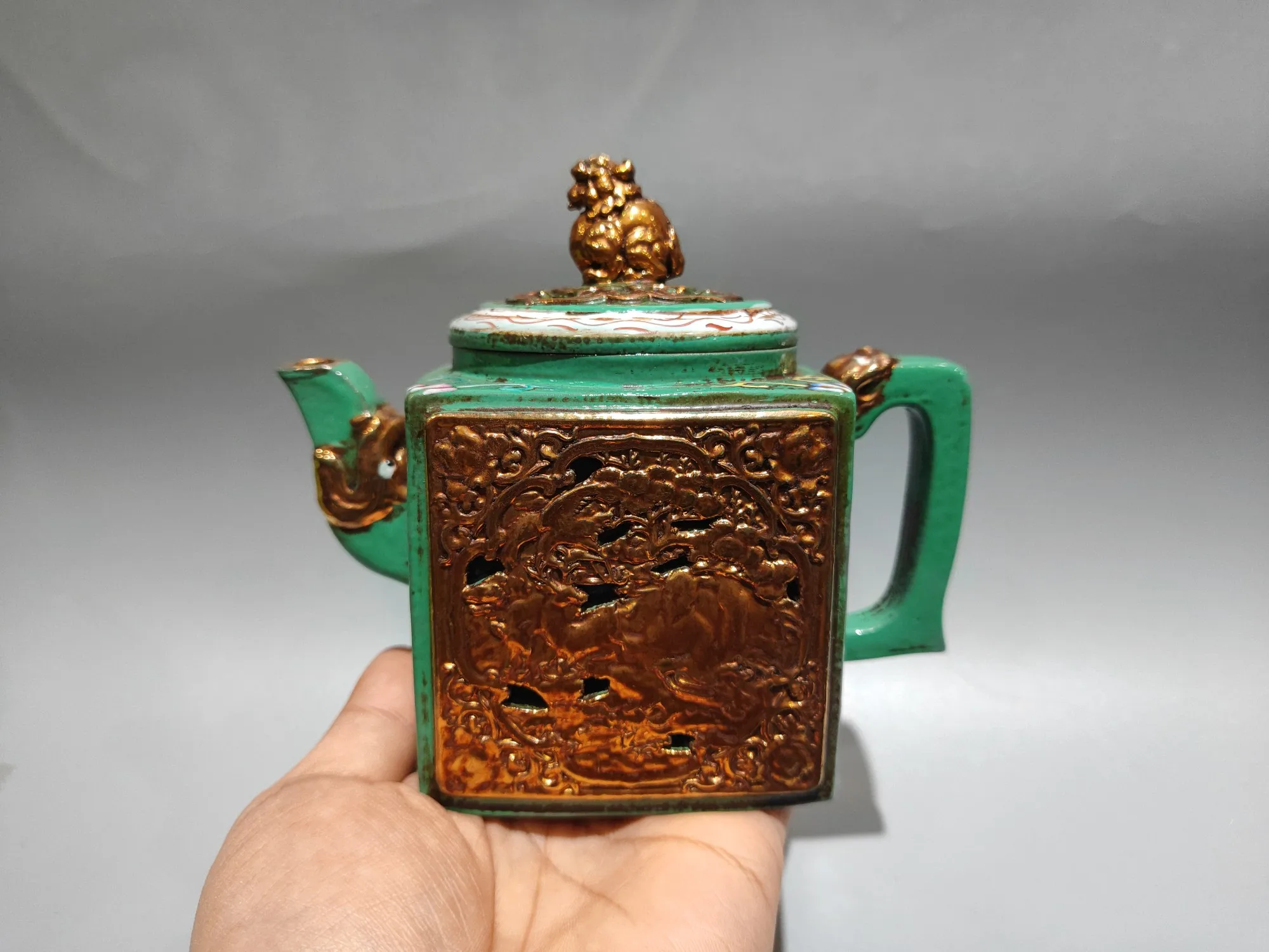 Yixing Purple Clay Pot Outline in gold Pointillism Four sided hollow pot Lion statue cover Kettle Flagon Ornaments