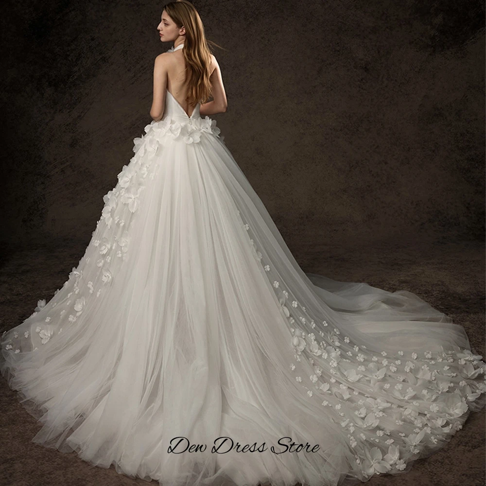 Elegant Backless A-Line Wedding Dress Fashion Halter Sleeveless Customized Bridal Gowns Temperament Tulle with Handmade Flowers