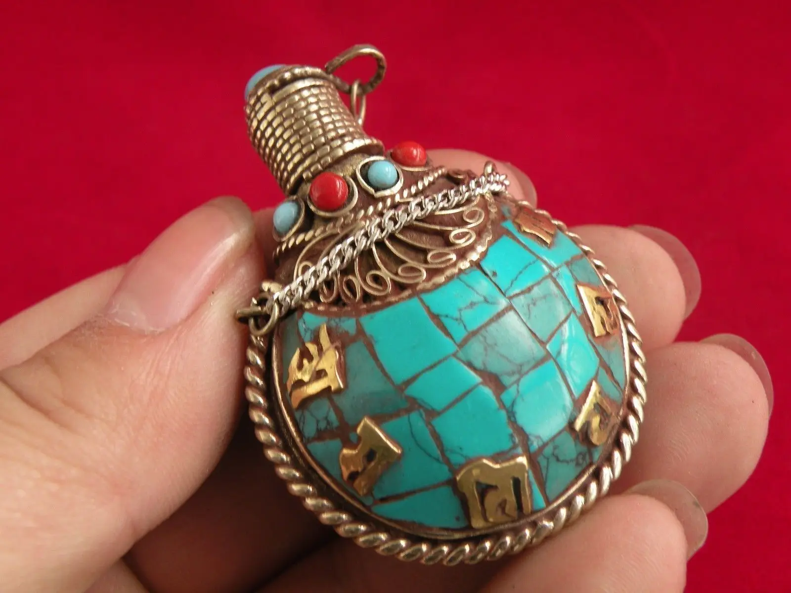

Chinese Tibetan turquoise snuff bottle Creative Chinese Collectible