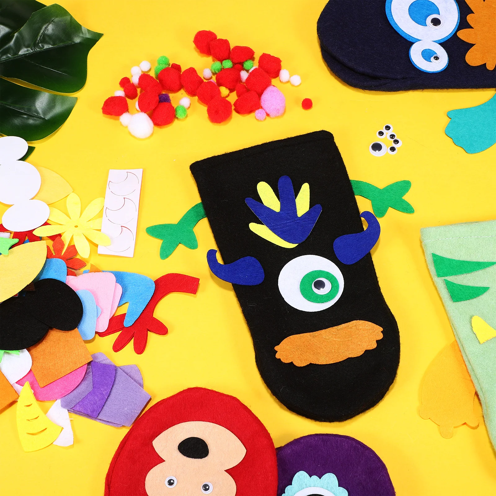 1 ชุด Felt หุ่นมือชุด 1 ชุด 24 5x14 ซม.รูปแบบที่หลากหลายสีสันสดใส DIY หัตถกรรมเย็บชุดเด็กทําด้วยมือวัสดุ