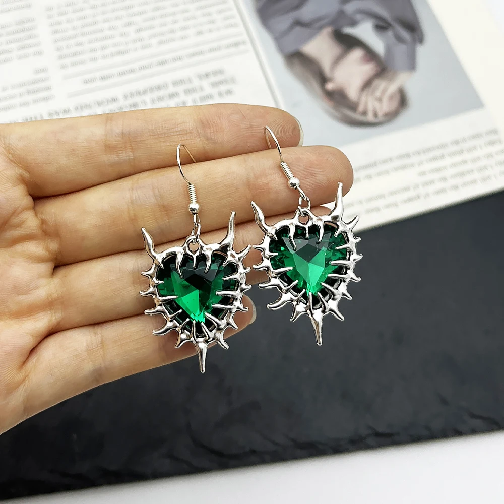 1 زوج القوطية الأحمر شائك القلب أقراط للنساء فضية اللون منفعل الشرير شوكة مسنبل القلب استرخى أقراط Y2K الجرونج نادي جوهرة