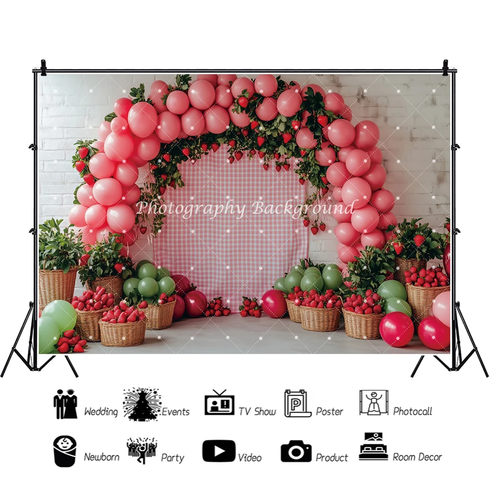 الفراولة الحلوة استحمام الطفل التصوير خلفية حديقة الأزهار المشهد بالون الوردي منزل الاطفال عيد ميلاد صورة خلفية الصورة