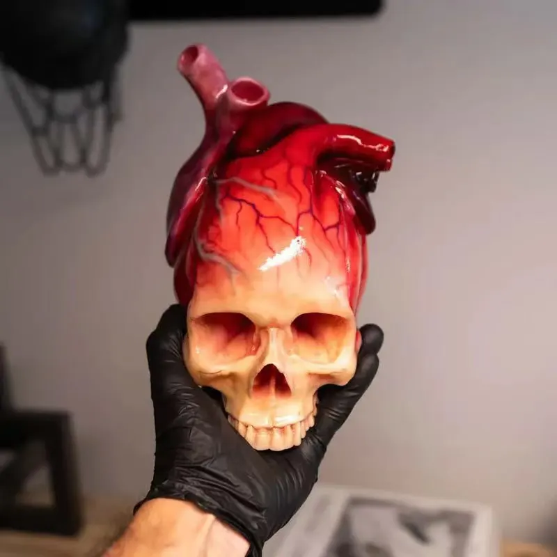 

High-Quality Gothic Skull Heart Decor Resin Handcrafted for Home Decor Anime/Cartoon Figures Desk Accessories Halloween Ornament