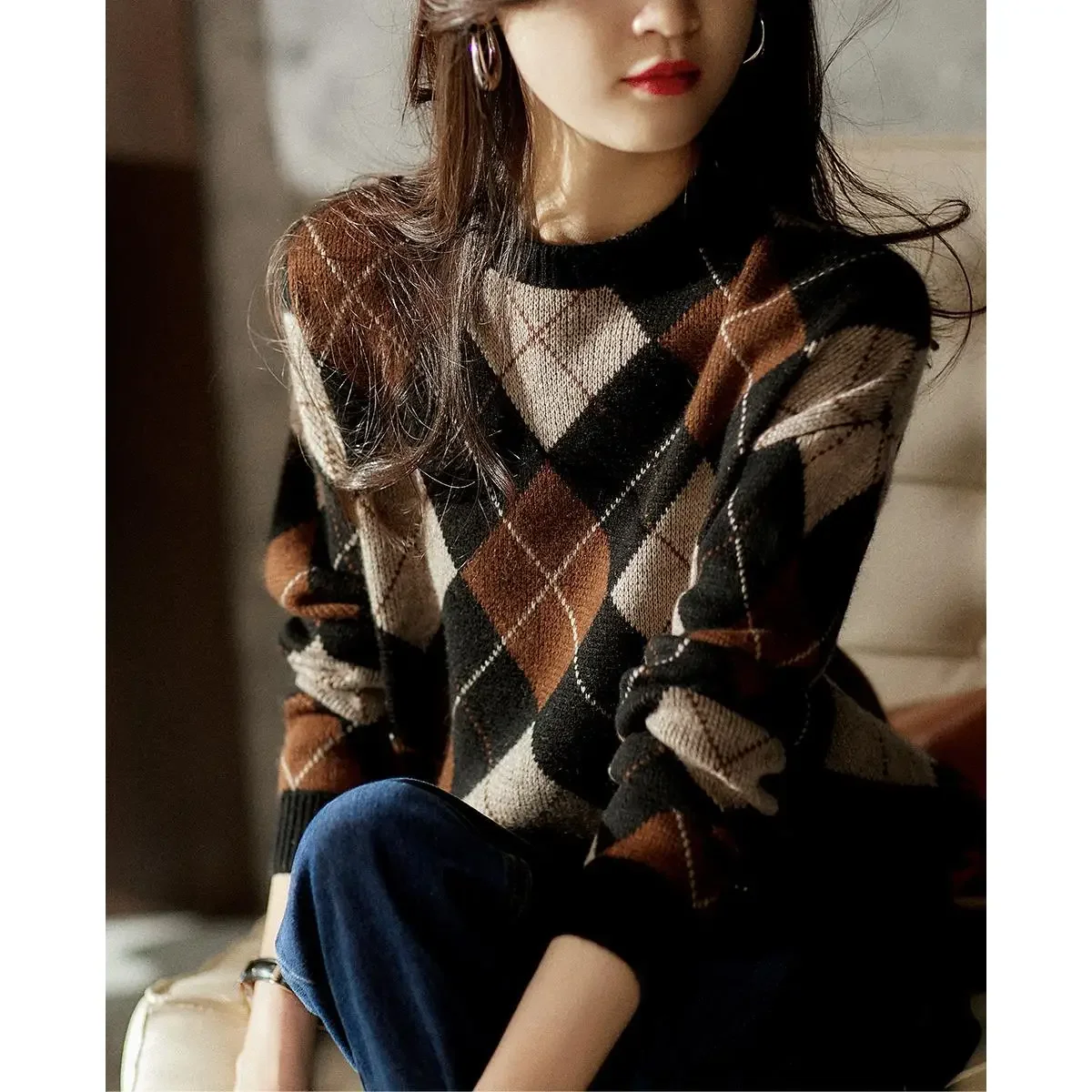 2024 Autumn/Winter New Vintage British Style Knitted Top Elegant Argyle Pattern Color Blocking For Women Pullover Sweater