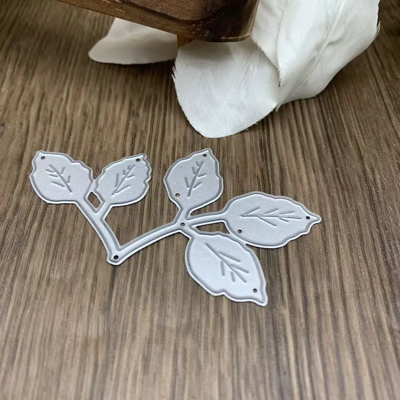 Five Connected Leaves Branch Metal Cutting Dies Simple Foliage DIY Scrapbooking Floral Card Craft Dies