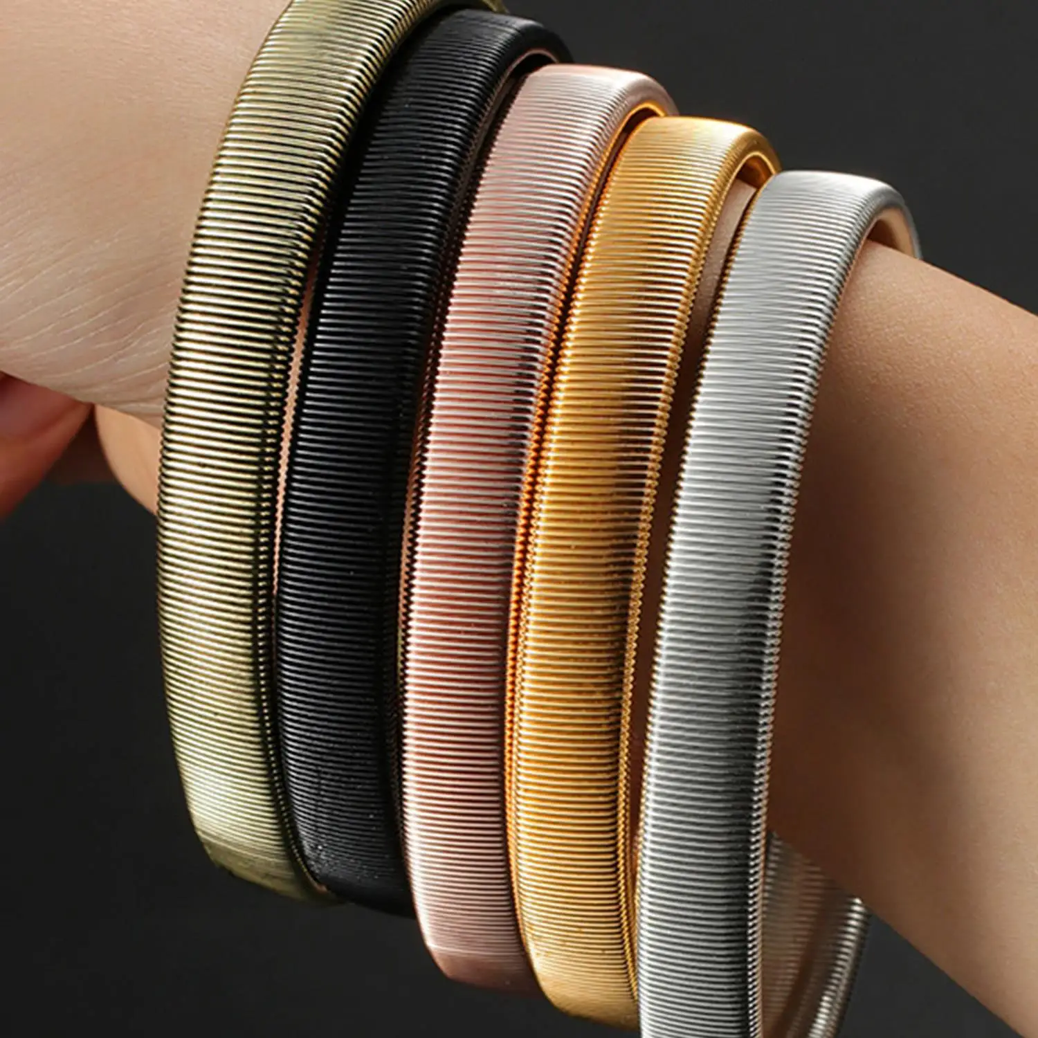 Supporti per maniche per camicia elastica antiscivolo Bracciali in metallo Giarrettiere elastiche per donna uomo