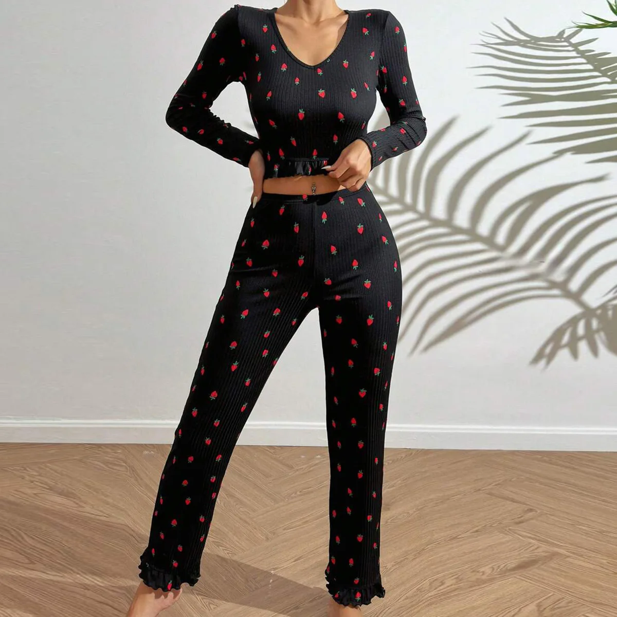 Women Casual Pajamas Sleepwear Sexy Long Sleeve V-neck Print Ruffled Crop Top with Pants Homewear Female Slim Fit Clothing Set