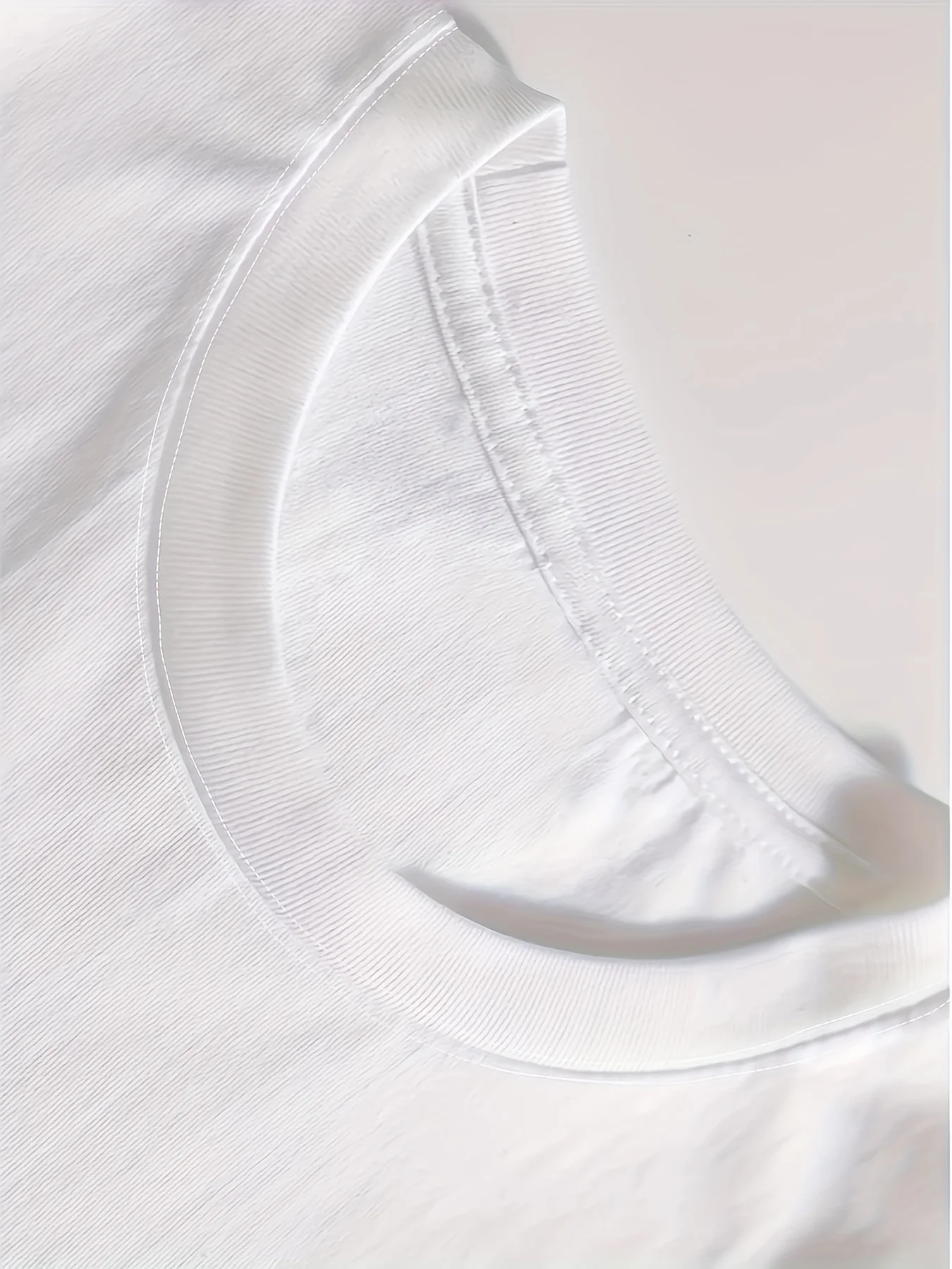 تي شيرت نسائي كاجوال مع طباعة محاكاة ساخرة على شكل قطة وماوس وياقة دائرية وأكمام قصيرة من القماش الخفيف لجميع المواسم