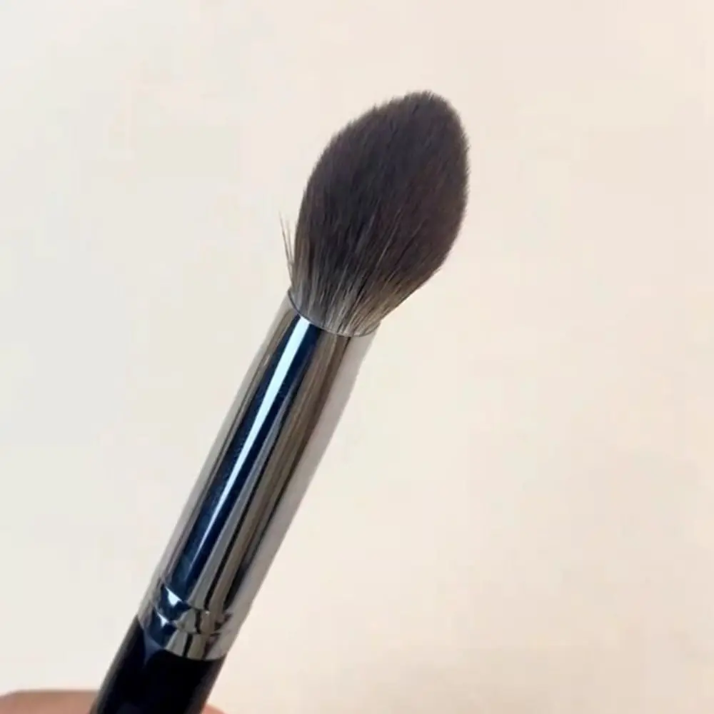 17CM Peach Heart Blusher Brush Soft Hair Tongue-Shaped Liquid Blush Makeup Brushes Flat Head Silky Powder Blush Cream Brushes