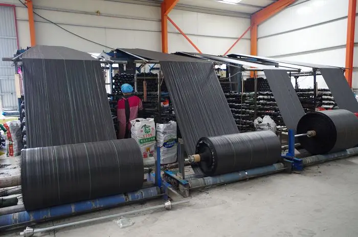 2025Plastic Woven Weed Barrier Farming Weed Control Agricultural Weed Mat Ground Cover