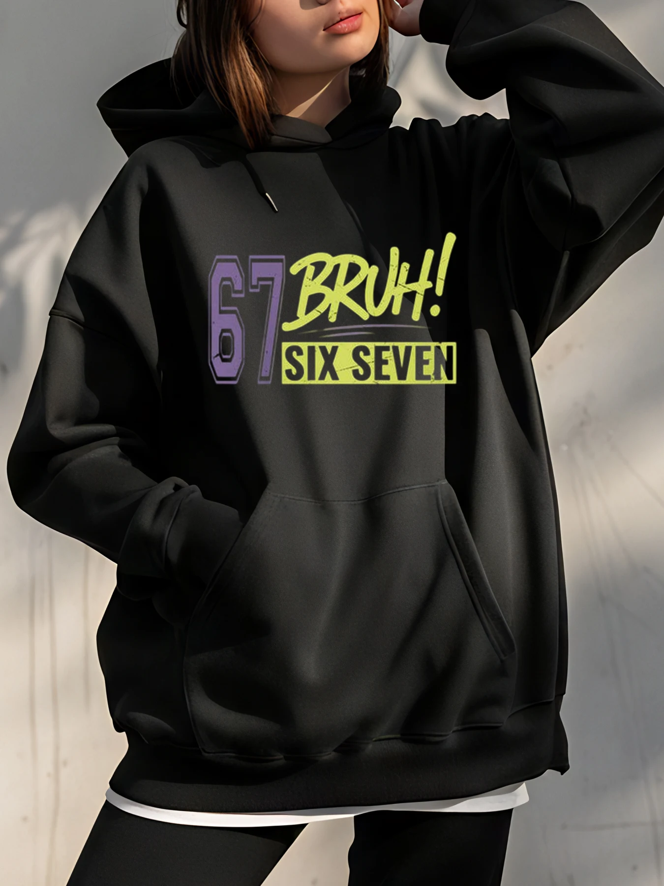 67 Bruh ستة سبعة هوديي مع طباعة جرافيك جريئة وتصميم الجيب الأمامي لأسلوب الشارع الحضري #1