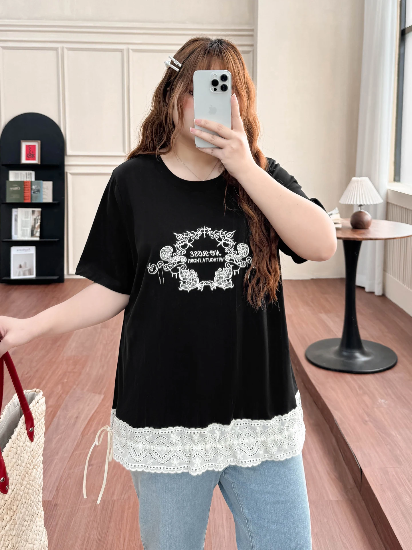 

Милая футболка в корейском стиле больших размеров с вышивкой и бантом, с короткими рукавами, круглым вырезом, цветочным узором, хлопковая, летняя.