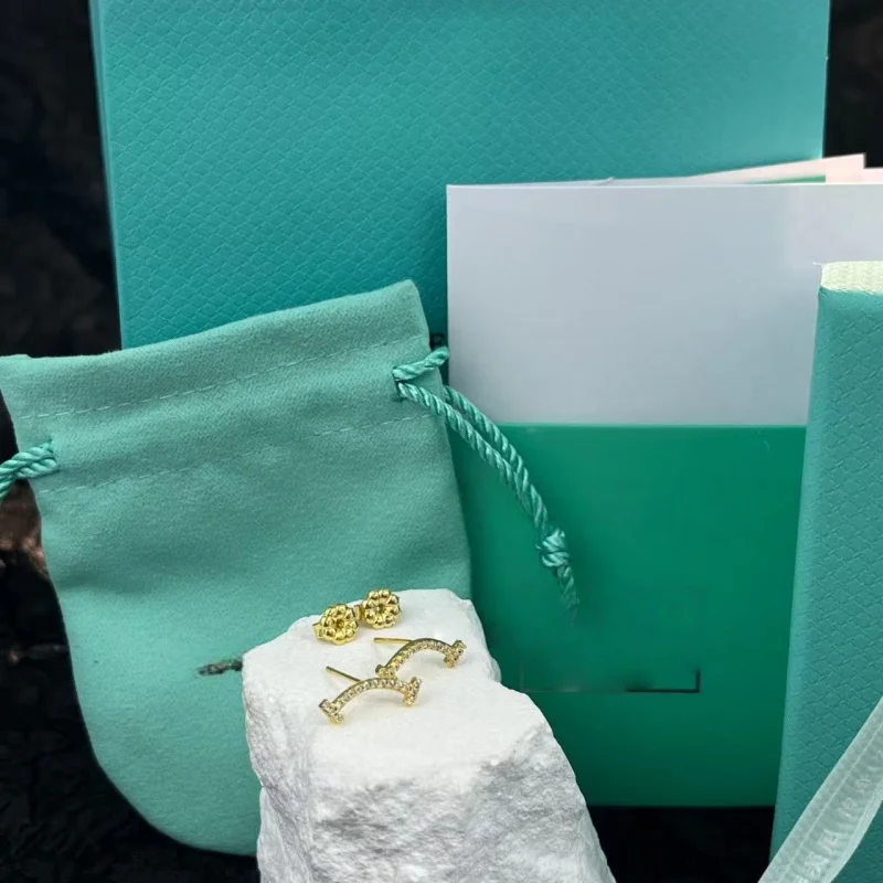 

Delicate Arc Shape Smile Stud Earring For WOmen Girls Wedding Stainless Steel Cubic Zirconia Gold Silver Color Jewelry