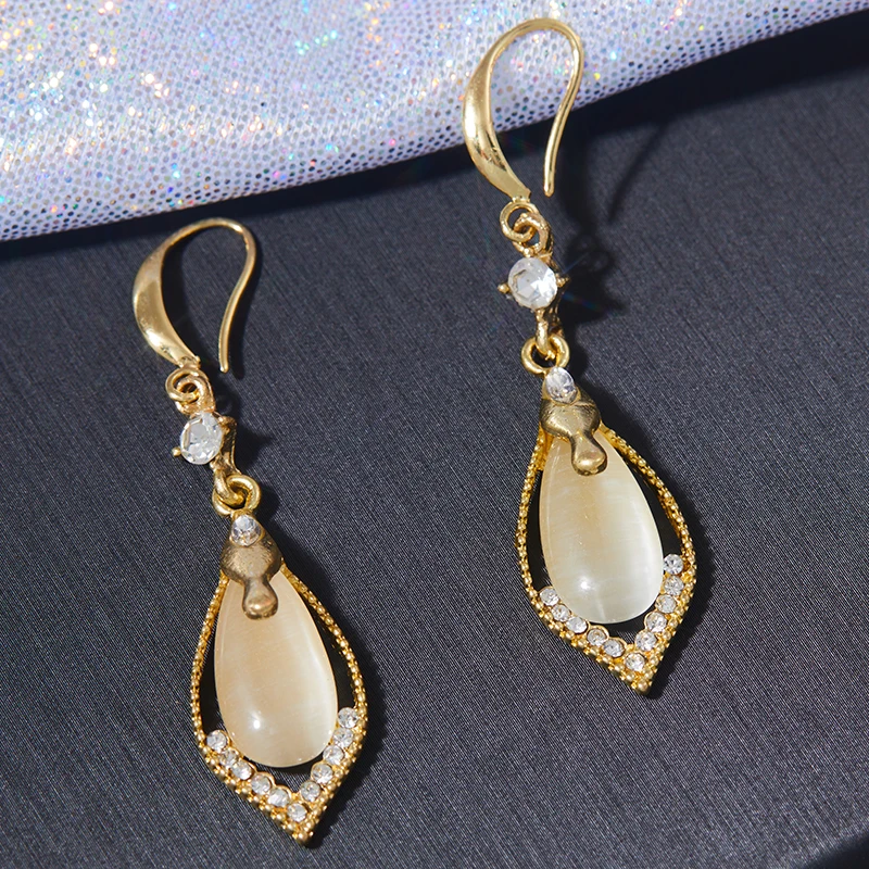 Fashion Trend Unique Design Elegant Exquisite Light Luxury Rhombus Zircon Earrings for Women Female Jewelry Party Gift