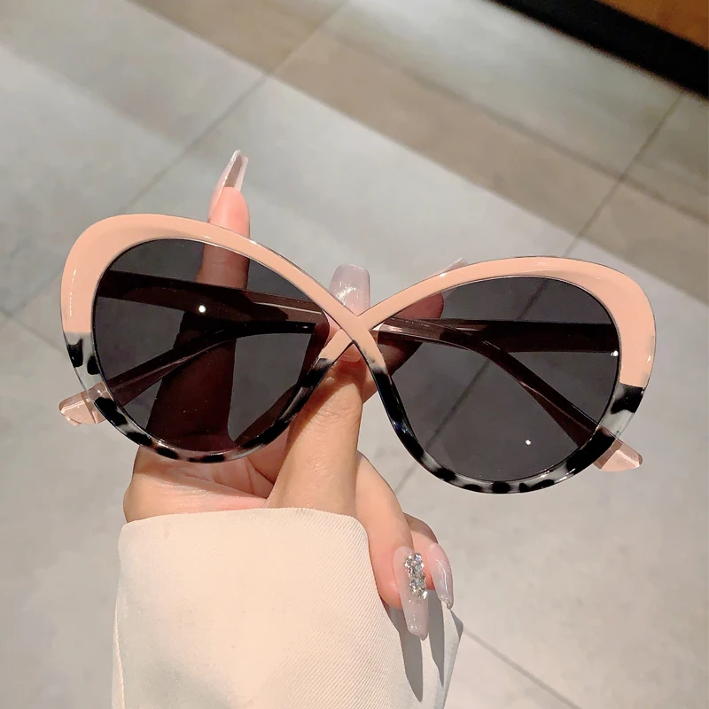 KAMMPT Fashion Vintage Sunglasses for Women Oversized Cat Eye Shades Eyewear Trendy Luxury Brand Designer UV400 Sun Glasses