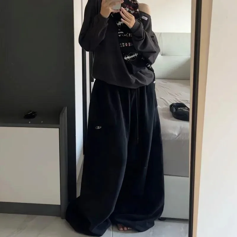 Oversize Cotton Black Sweatpants for Women Y2K Korean Streetwear Harajuku Style Comfortable Casual Trousers for All Genders