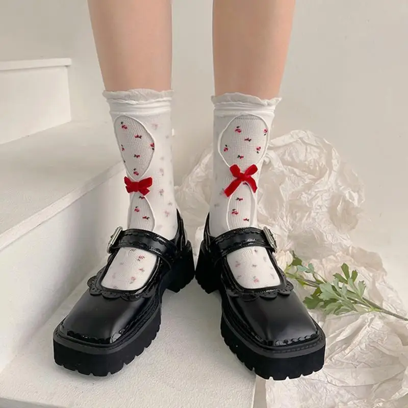 195E damskie plisowane, marszczone wykończenia skarpetki załogi styl japoński Vintage kwiatowy Print Hollow Out siatka