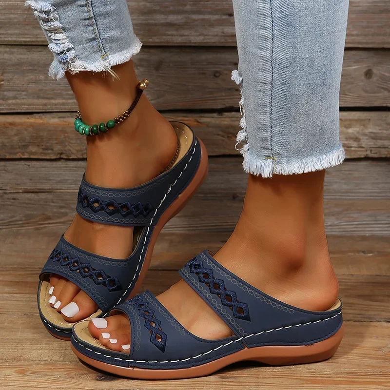 Hollow Slides Summer Women Sandals Slippers Comfortable Wedges Sandals Leisure Beach Roman Leather Women Slippers Zapatos Mujer