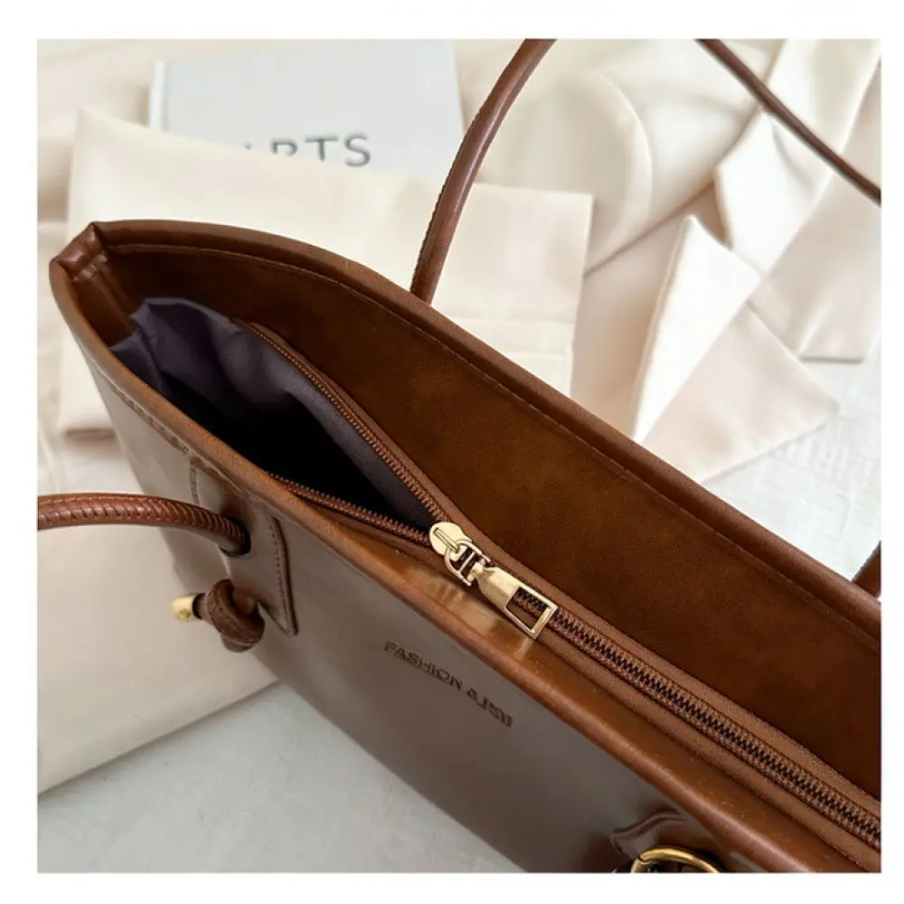Fashionable Women Shoulder Bag Retro Tote Handbag Large Capacity PU Leather Bucket Purse Minimalist For Autumn Winter