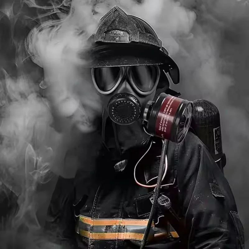 

MF14/87 Gas Mask, equipped with an activated carbon filter, protects against steam, chemicals, etc.