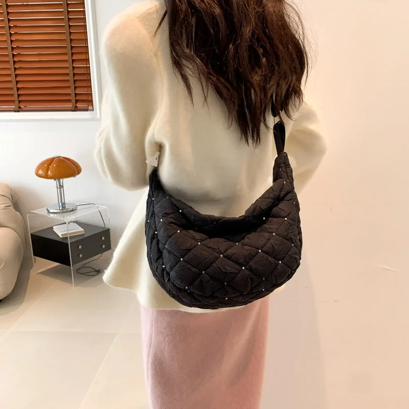 

Korean Version of Simple Rhombic Women's Crossbody Bag Casual Fashion Versatile Commuting Dumpling Shoulder Bag for Work