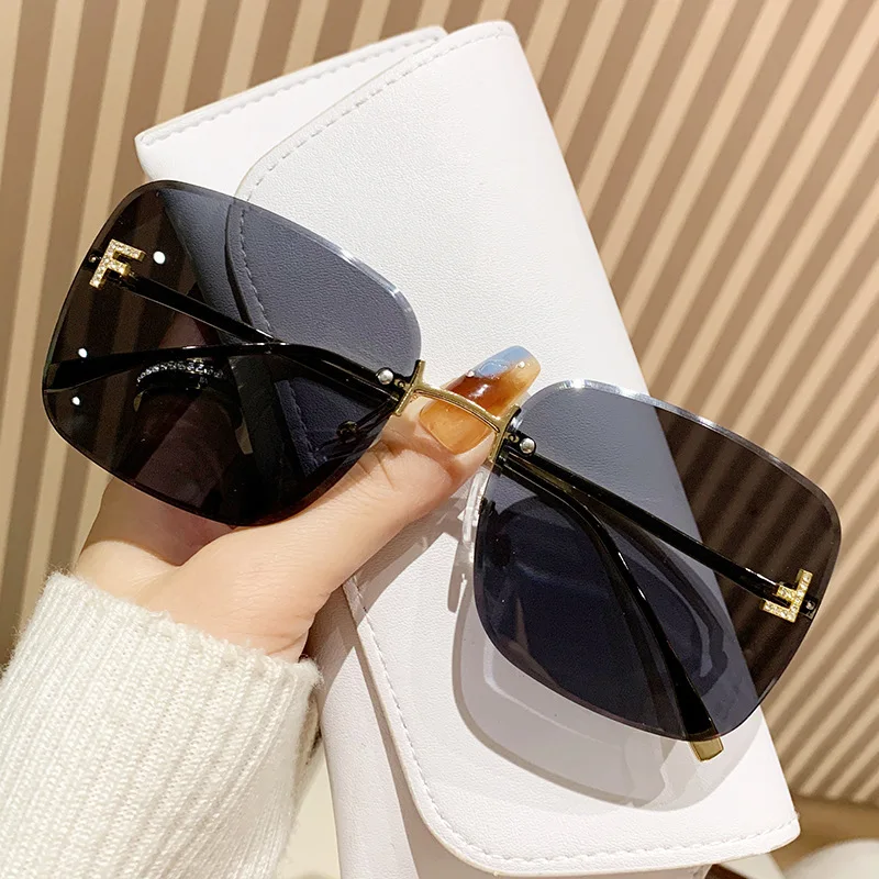 Luxury New Metal Frameless Sunglasses European and American Trendy Glasses Letter F Diamond Set Square Large Frame Sunglasses
