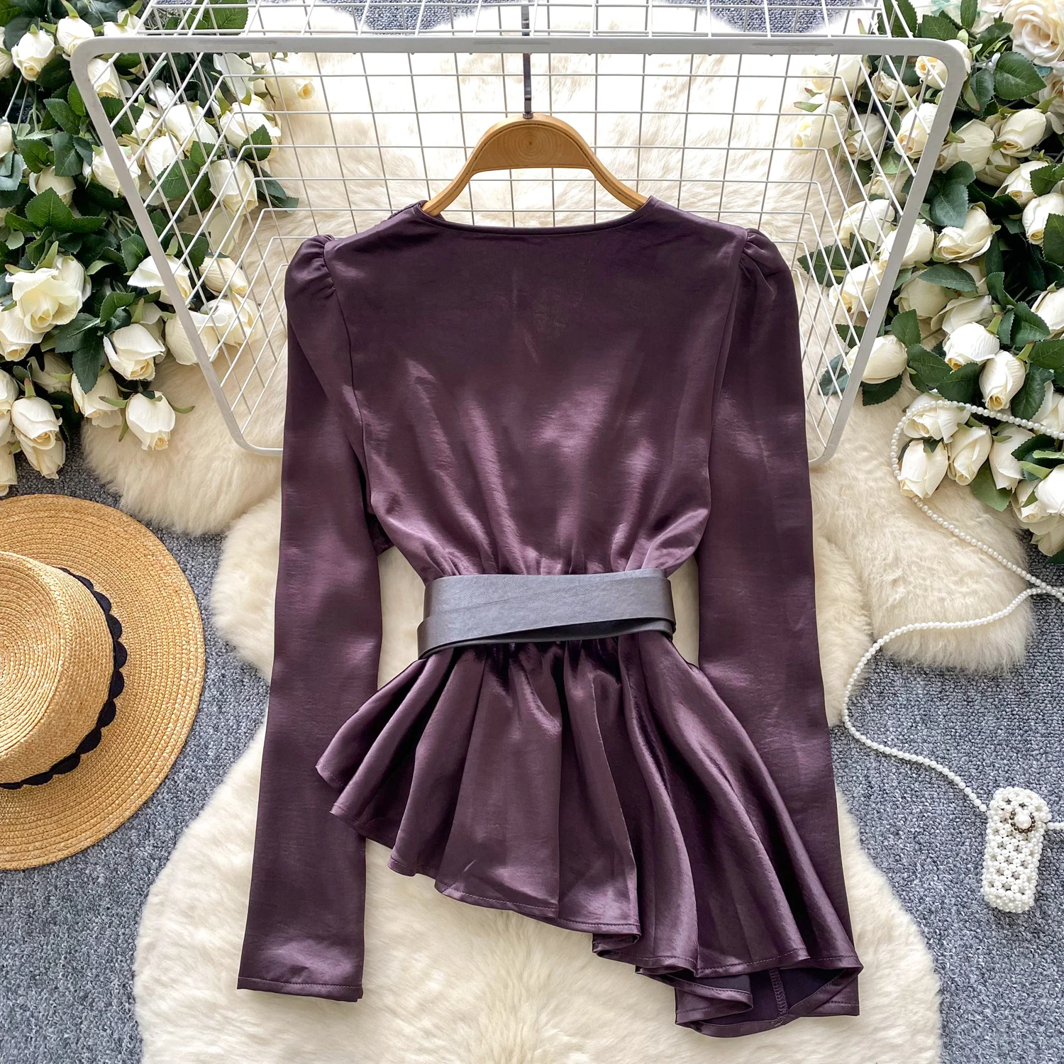 النساء الشتاء الحرير الحرير غير المتماثلة بلايز قمصان سيدة حزام خصر Sexi بلوزة الإناث الخريف عشاء رسمي مأدبة OL مكتب القمم