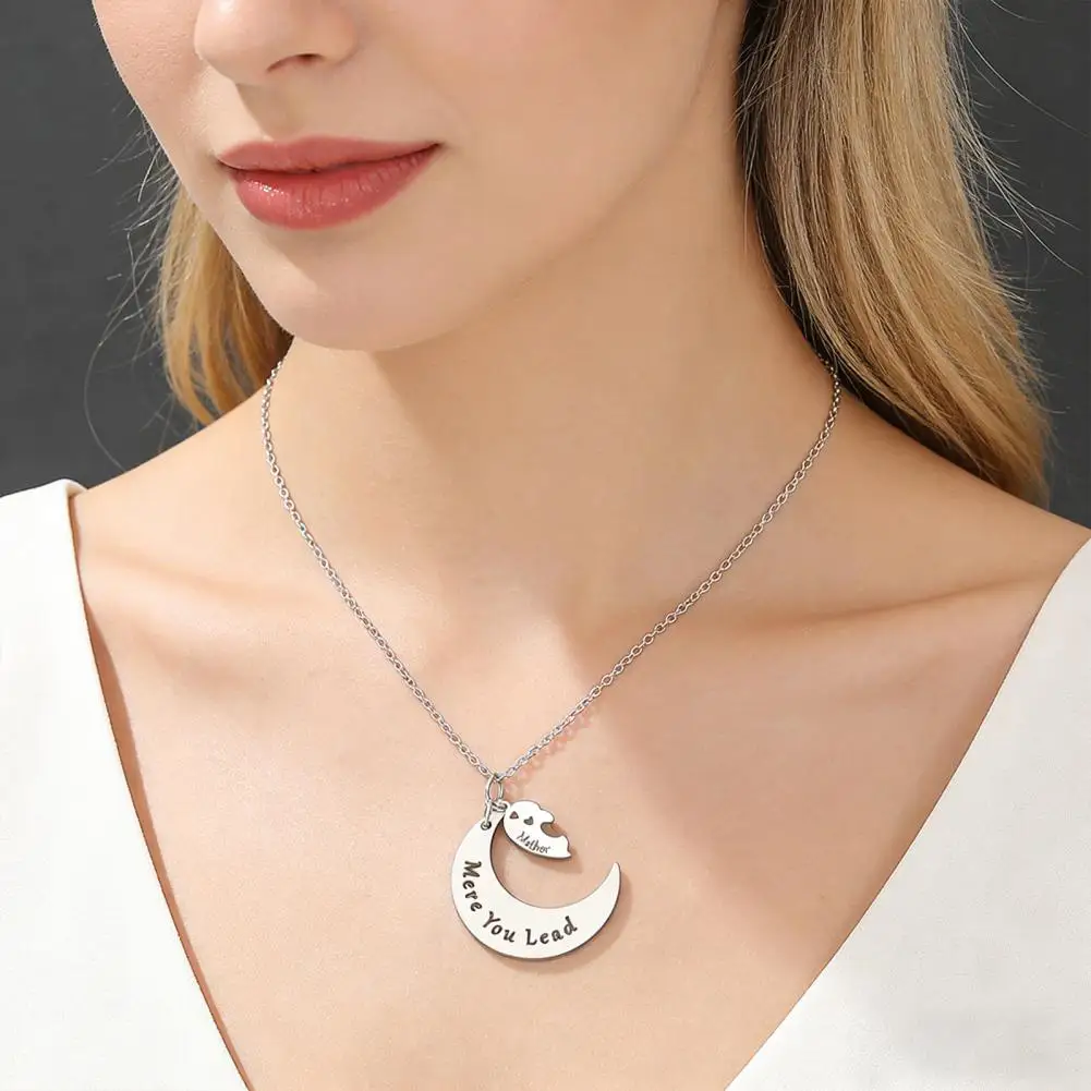 1 Pair Necklace Family Bonds Moon Heart-Shaped Pendant Necklace Mom Daughter Matching Charm Necklace Jewelry Accessories