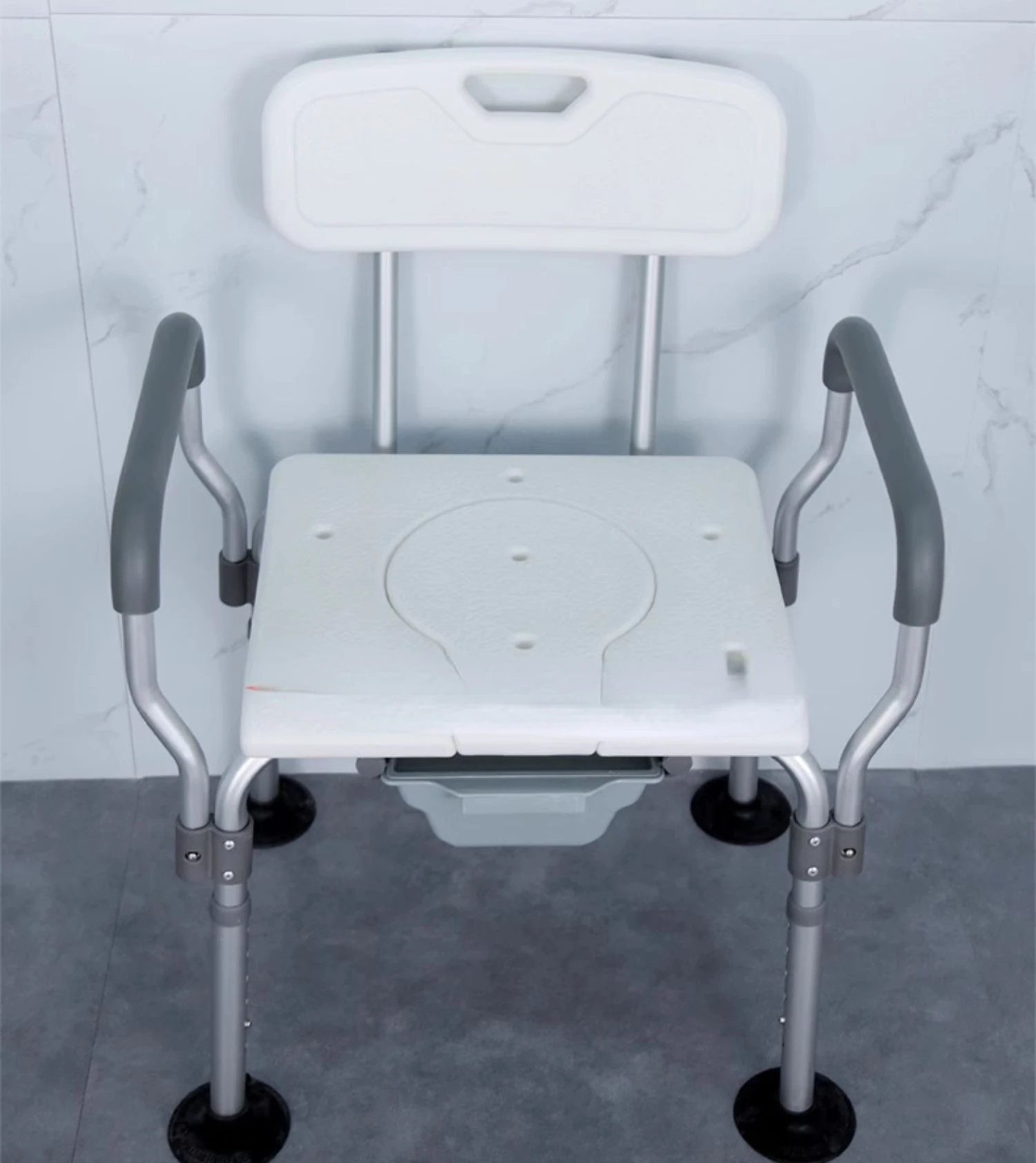 Mobile toilet dual-purpose chair for pregnant women to bathe at home