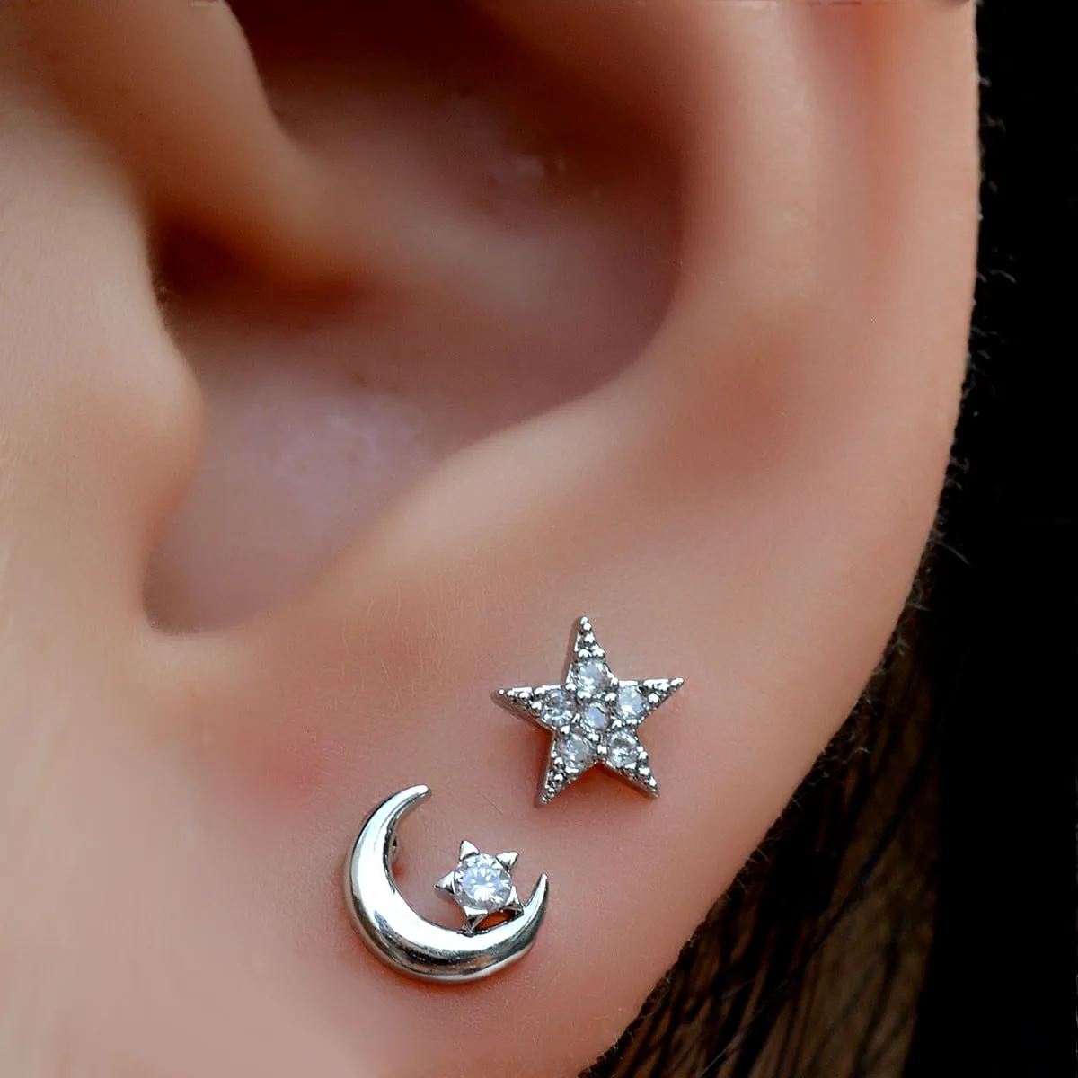 1 Stück Winzige Edelstahl Stern Mond CZ Ohrstecker für Damen, Einfache Zierliche Knorpel-Helix-Conch-Ohrpiercings, Piercing-Schmuck