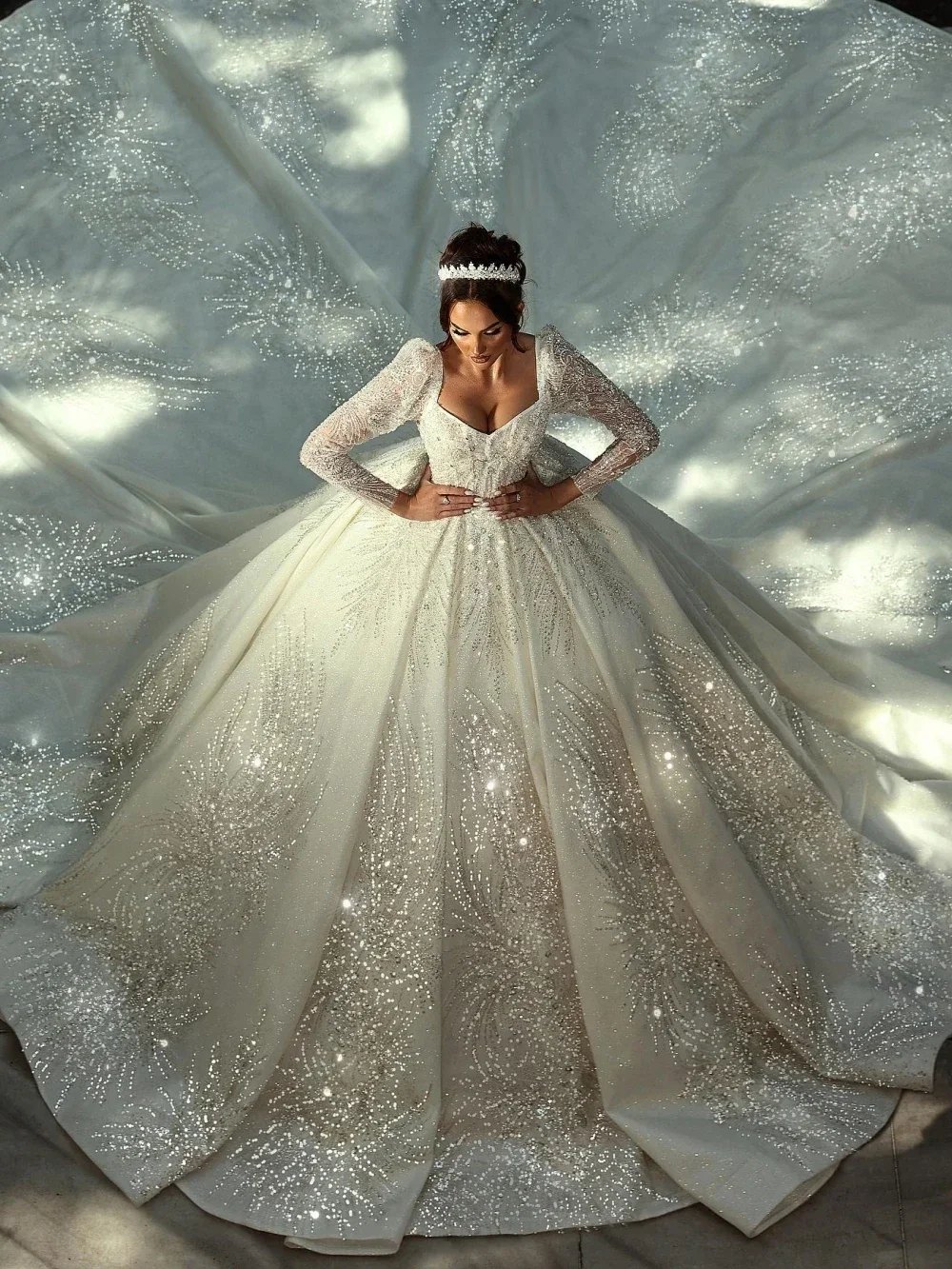 Luxury Ball Gown New Long Sleeves Wedding Dress V Neck Sequins Appliques Beads Bridal Gowns Vestina De Novia Size Customized