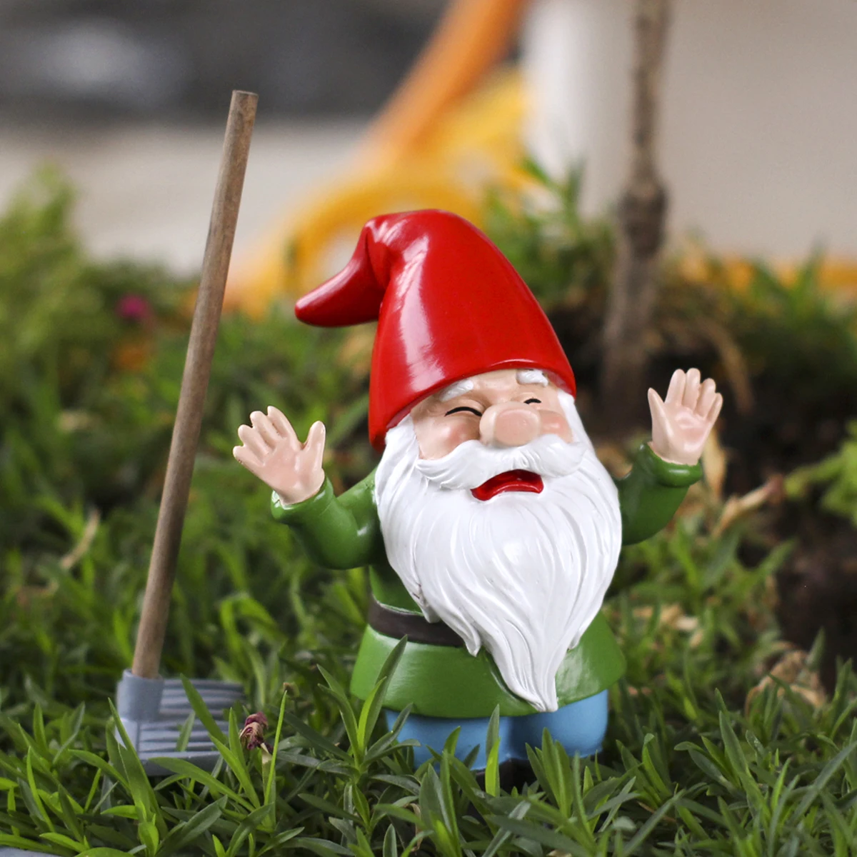 2 flat nosed dwarves that hit the wall, fun garden decorations and funny ornaments, bonsai scene arrangement, resin crafts