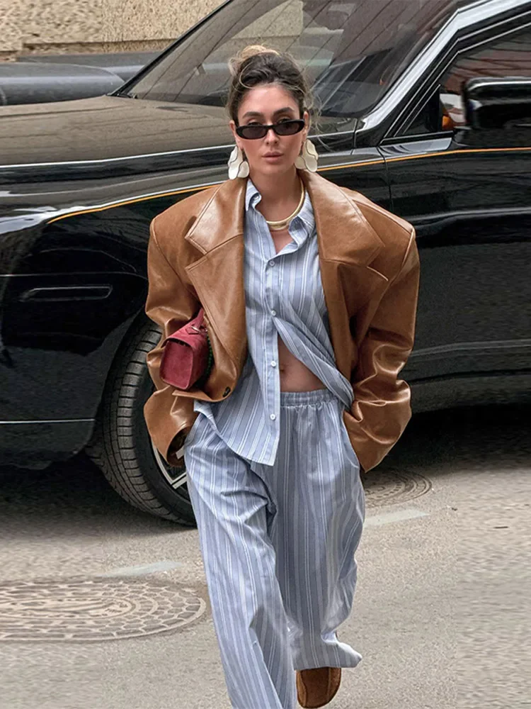 Retro couro do plutônio jaqueta curta feminina 2025 chique rua almofada ombro lapela único breasted jaquetas casaco feminino casual solto outwear