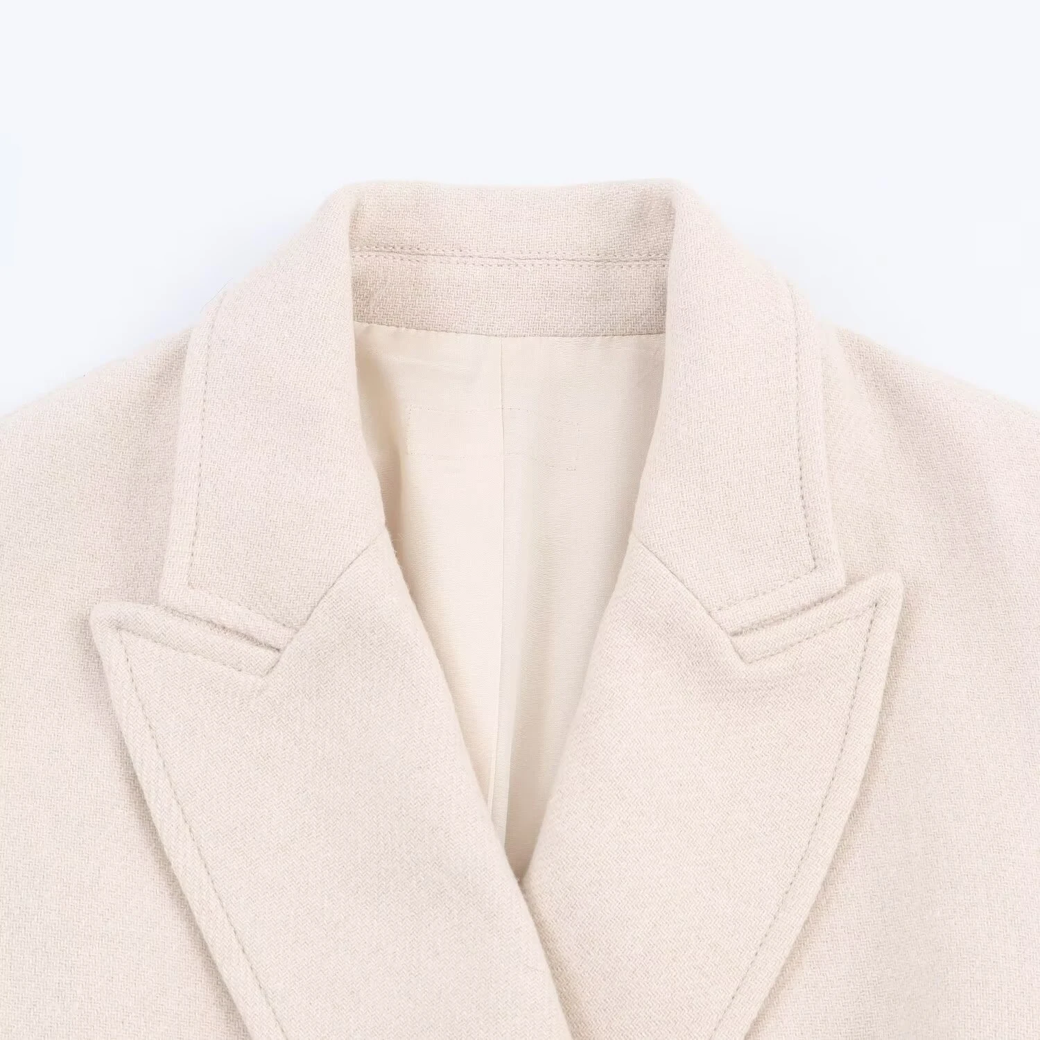 ملابس نسائية جديدة لخريف 2025 على الطراز الأوروبي والأمريكي سترة معطف طويلة بحزام شخصي #4