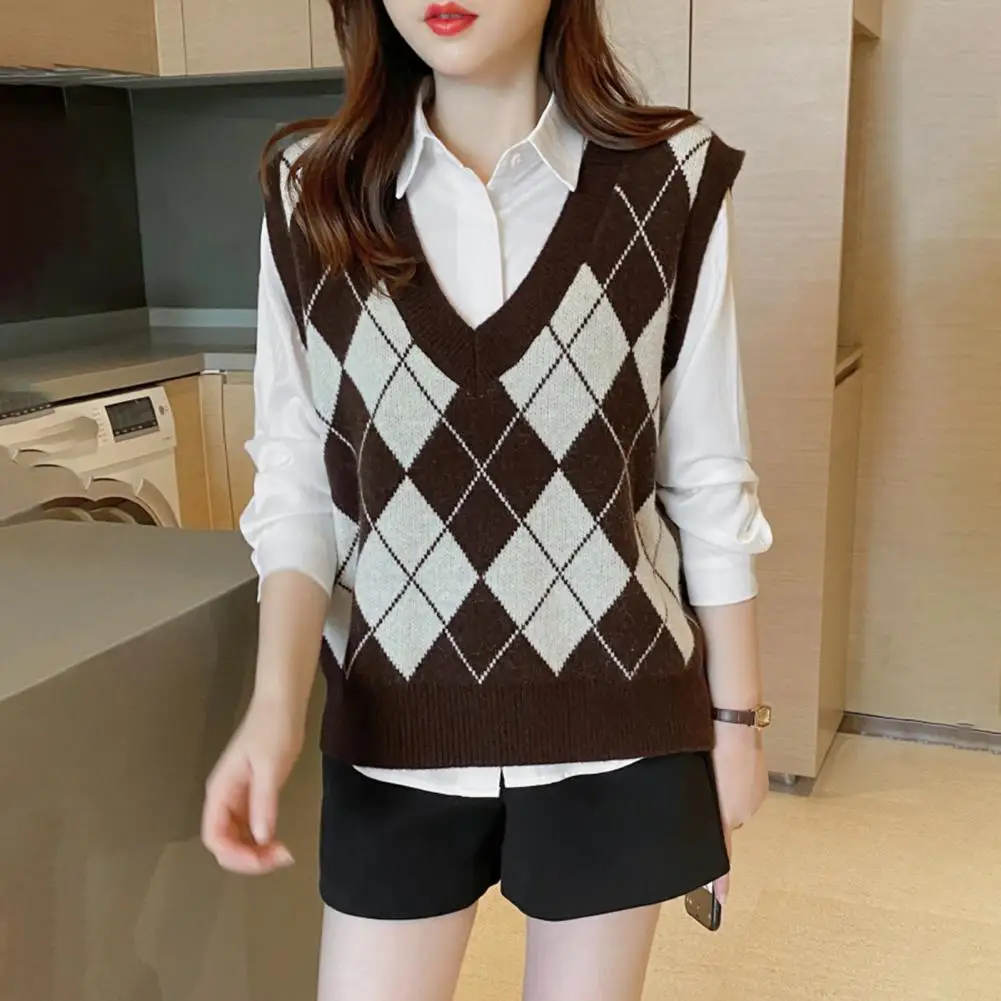 Women Plaid Knit Vest V Neck Relaxed Fit Body Flattering Sleeveless Diamond Pattern Long Length Casual Pullover Top