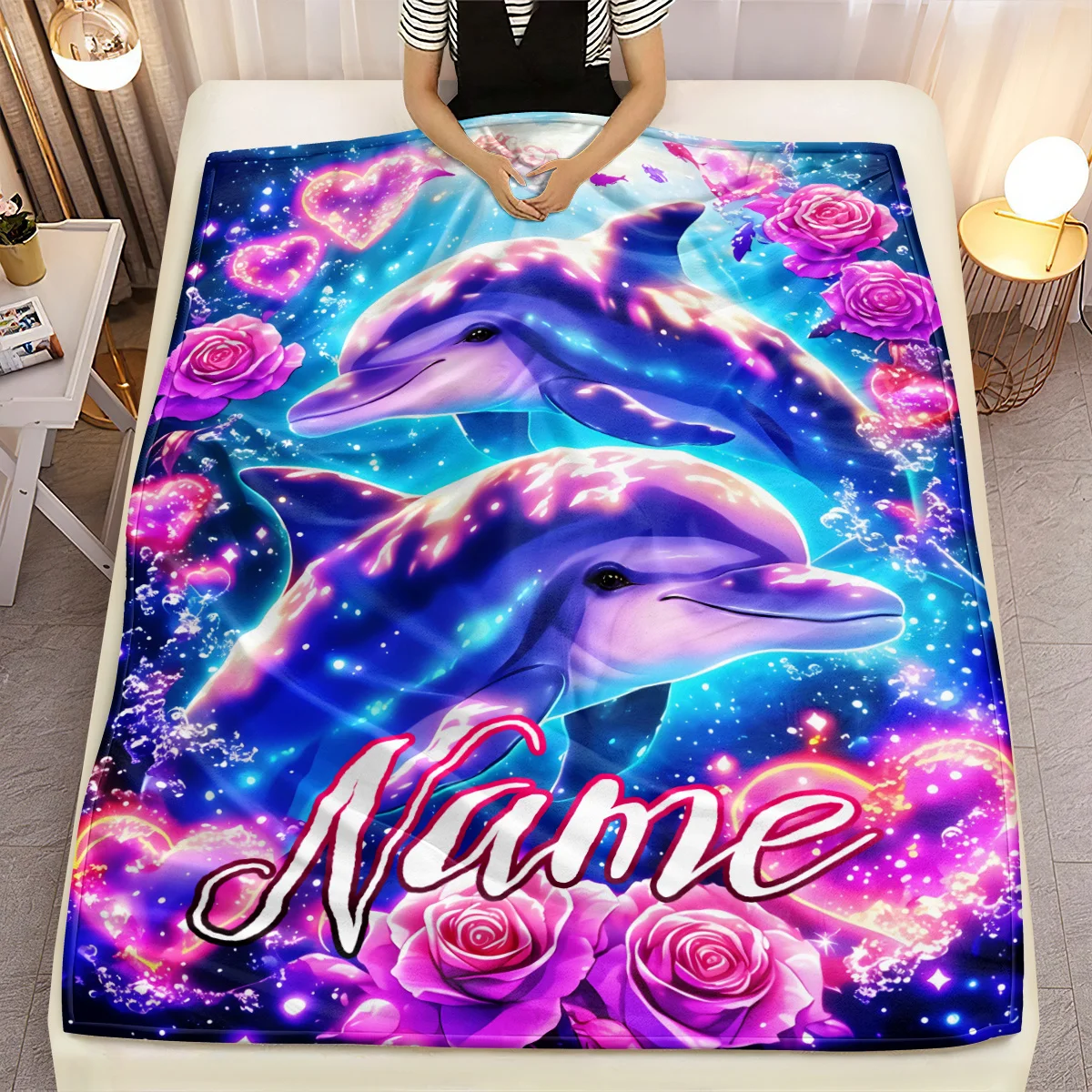 Personalisierte Flanell-Überwurfdecke mit individuellem Namen, Delfin-Blumenmuster, weich, warm, für Reisen, Camping, Zuhause, Büro – ganzjährig