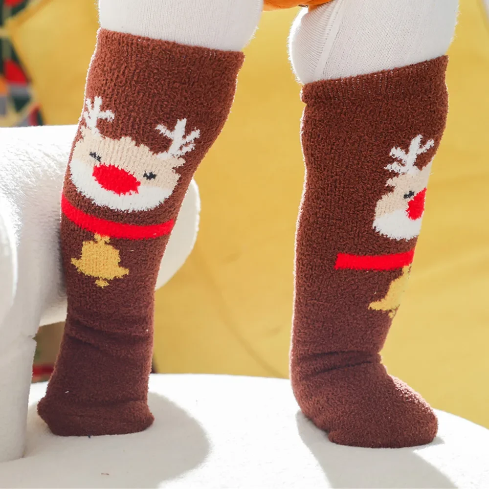 Neue Baby Kinder Weihnachten Strümpfe Socken Mitte der wade Länge Jungen Mädchen Cartoon Santa Schneemann Bäume Korallen Samt Winter Socke