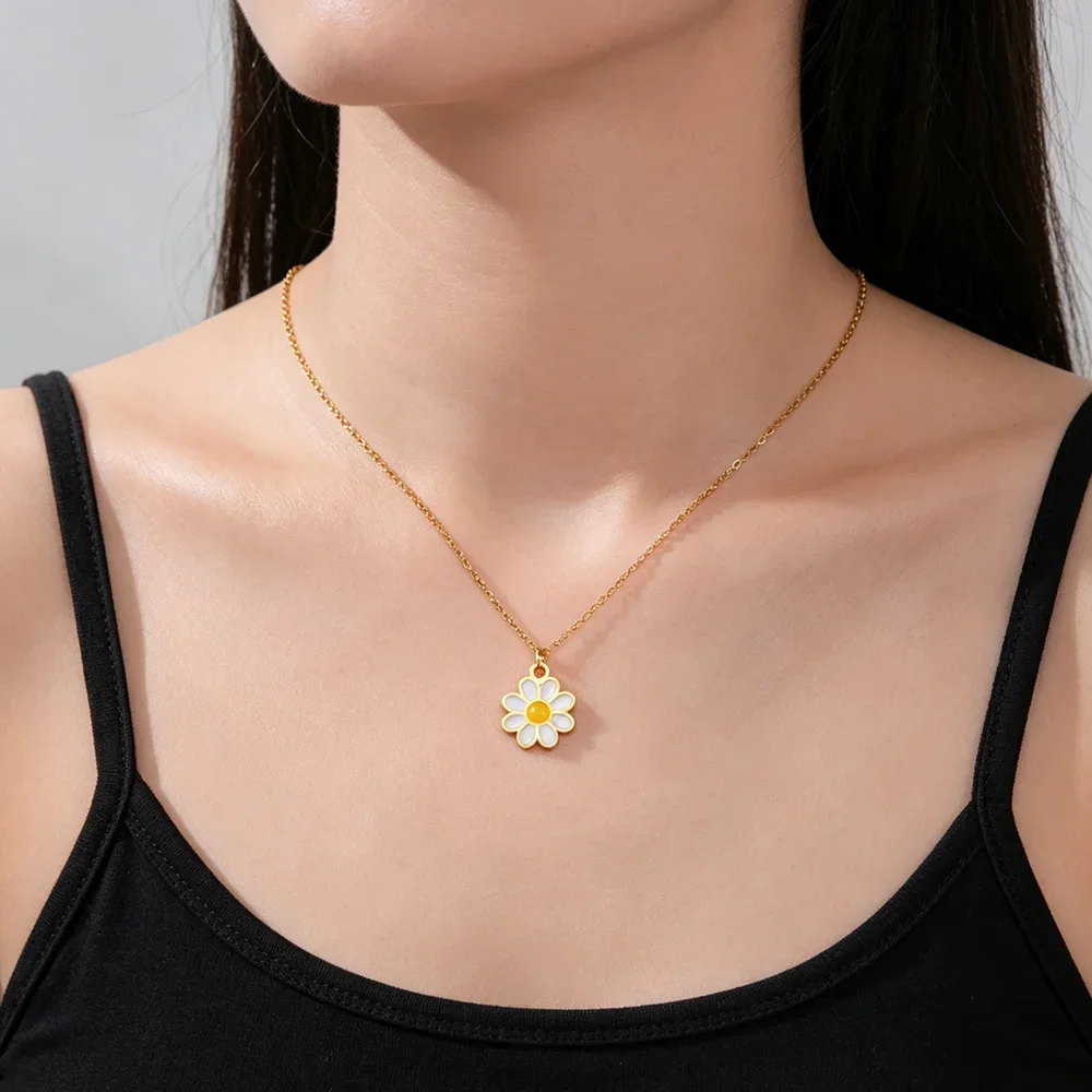 Skyrim Cute Bee and Flower Necklaces Women Trendy Stainless Steel Gold Color Enamel Pendant Necklace Animal Plant Jewelry Gift