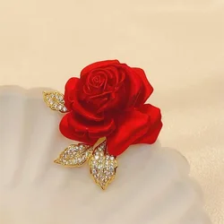 Spilla con rosa rossa Accessori per abiti di fascia alta Spille Spille dal design alla moda per le donne Spilla da sposa da damigella d'onore