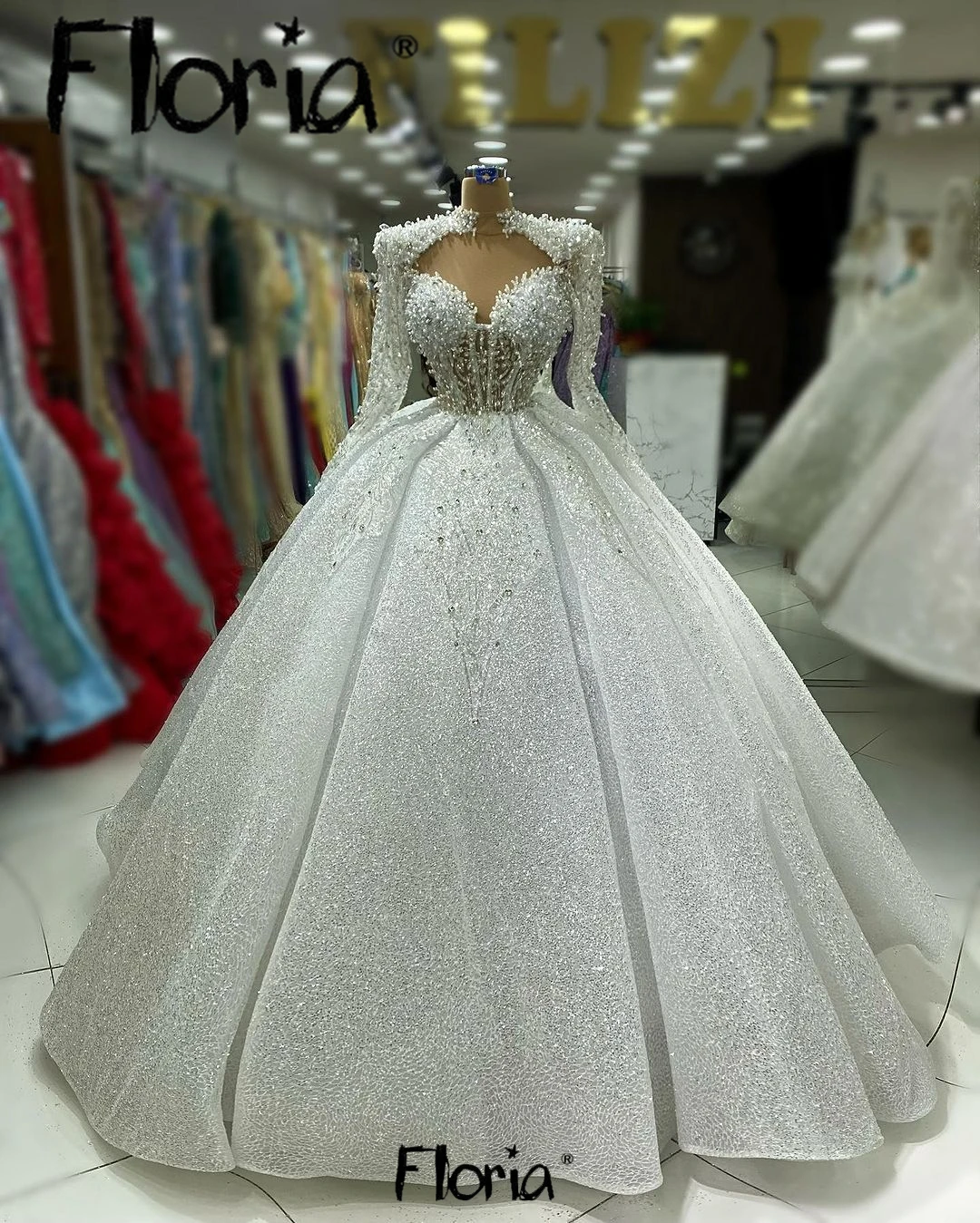 Vestido de novia de princesa brillante, manga larga, con capucha y hombros descubiertos, color blanco, talla grande, hecho a medida, 2024