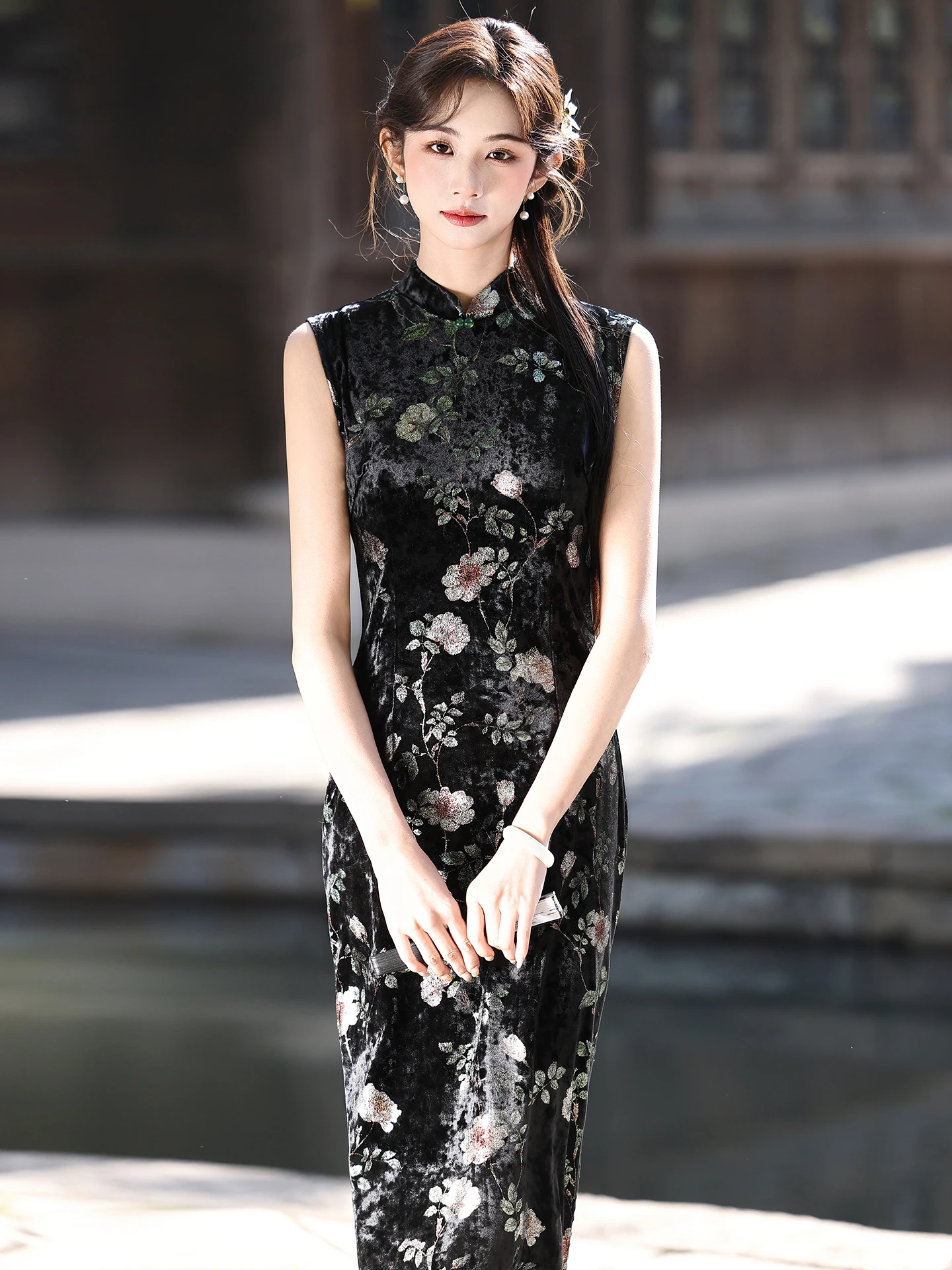 

Черное бархатное платье в новом китайском стиле, подходящее для офиса, элегантное и изысканное, идеально для весны и лета.