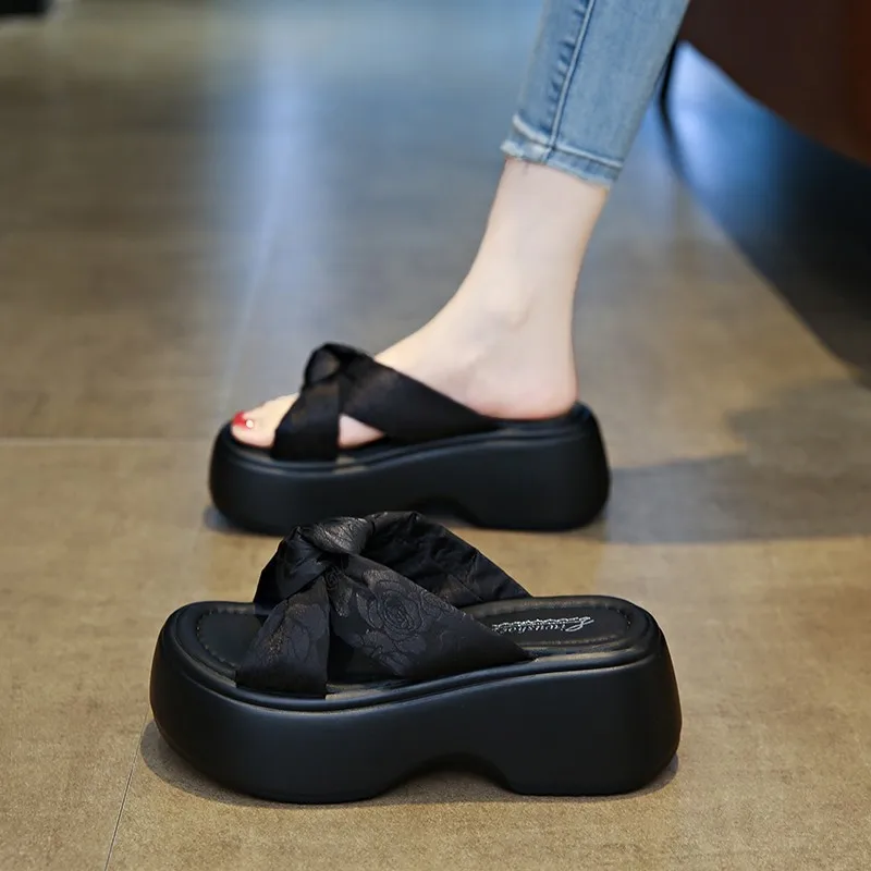 Summer open-toe women's sandals, solid soft sole slip-on slides, simple versatile fashion slippers for commuting and shopping