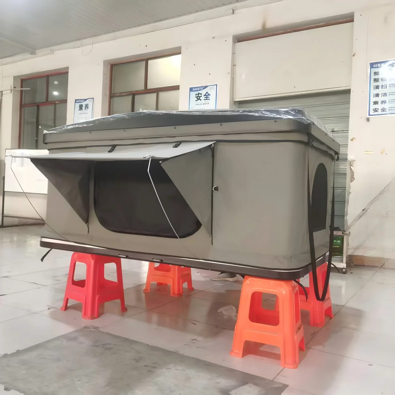 2025 New Style Pop-up Lightweight ABS Hard Shell Car Roof Top Tent for Camping
