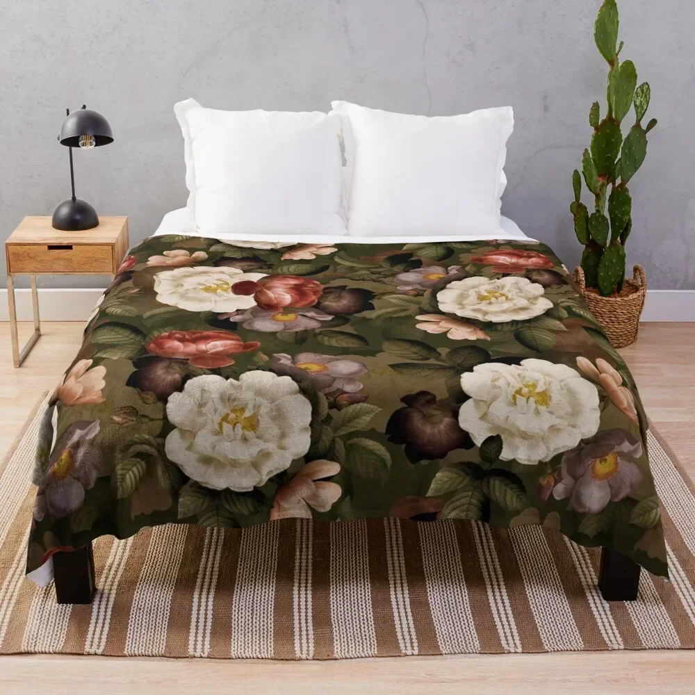

Green Antique Natural Autumn Night Roses Pattern Throw Blanket Warm Plush Fuzzy Blanket for Living Room