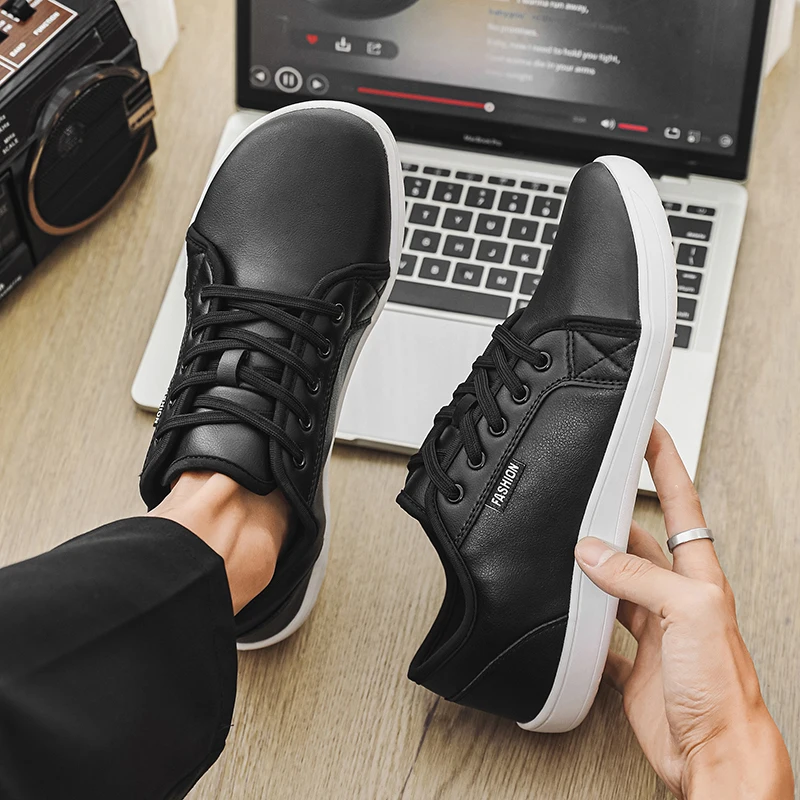 Men Casual Sneakers Outdoor Breathable Wear Resistant Lace Up Non-Slip Women Luxury Designer Brands Original Work Barefoot Shoes