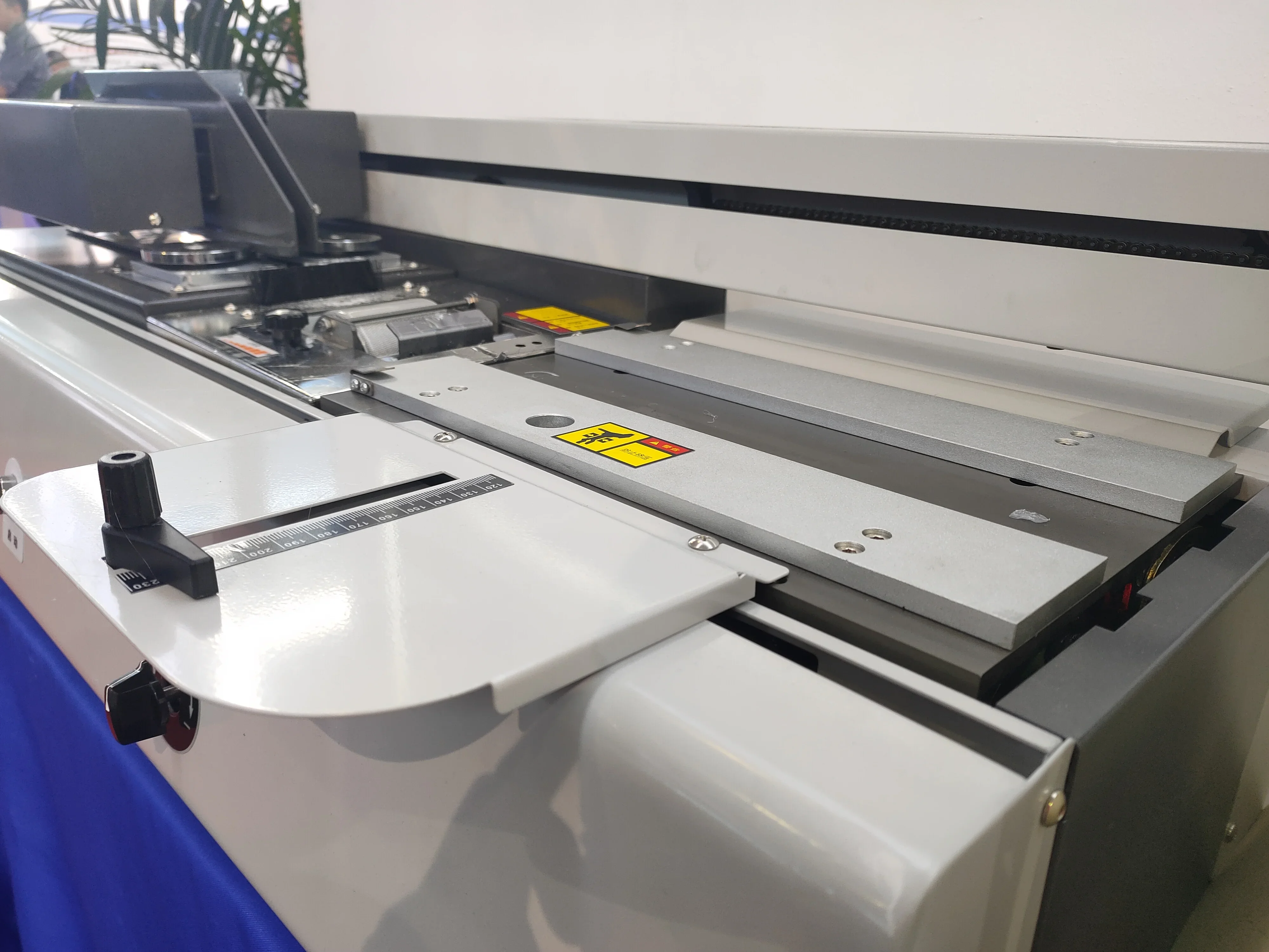 B40F New design desktop glue binding machine electric book binding machine perfect glue binder