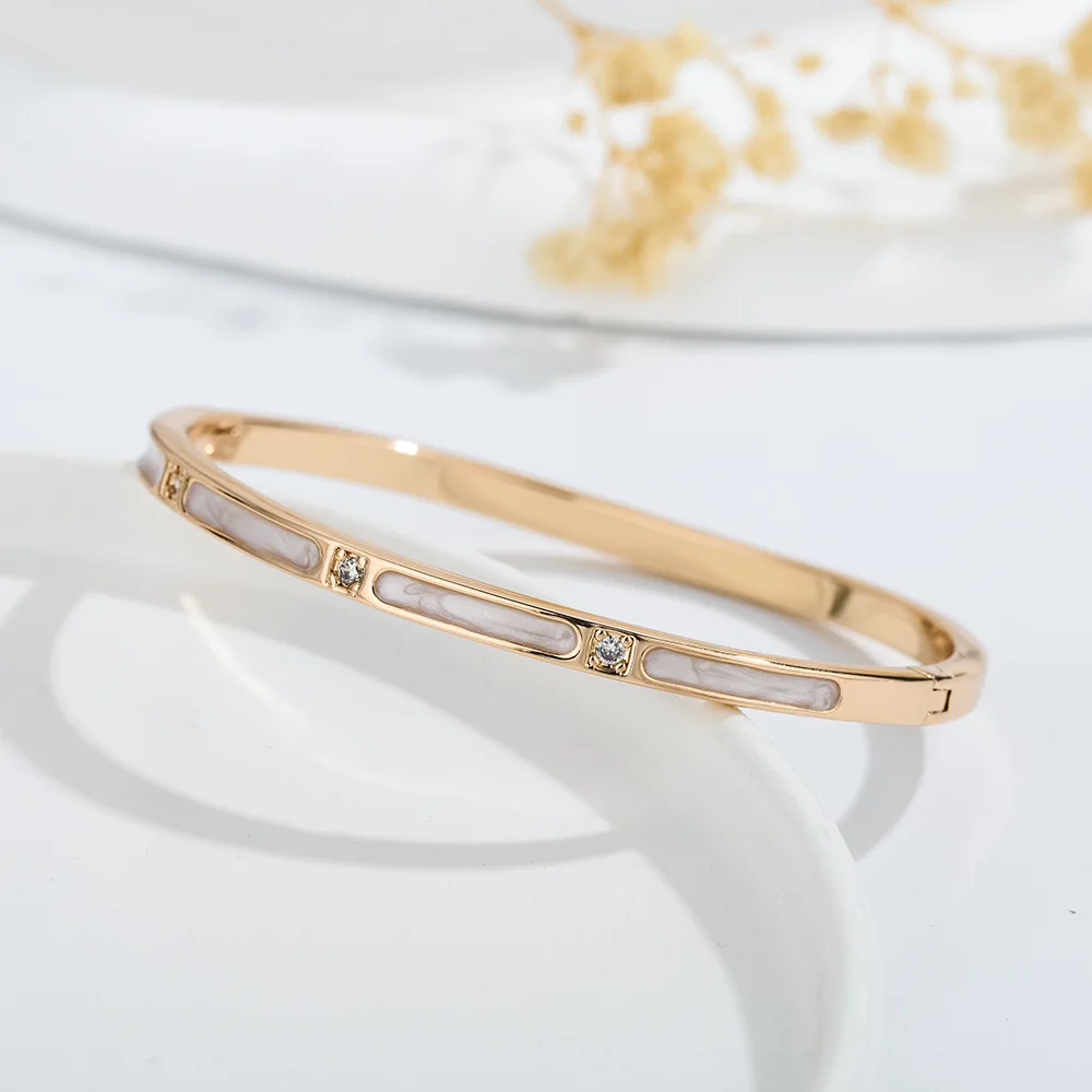 

Minimalist Light Luxury Bangle - Micro - Inlaid Mother - of - Pearl Circle, Exquisite Craft, Niche Fashion Women's Handpiece