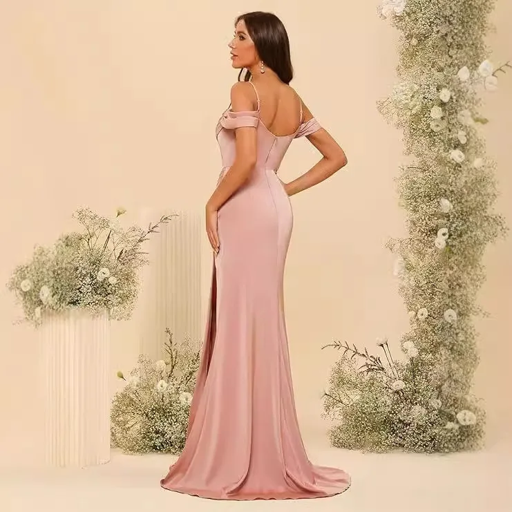 Abito da damigella d'onore in raso con spalle scoperte, scollo a cappuccio, arricciato, con spacco alto, modello a sirena, lungo, per feste di matrimonio ed eventi formali