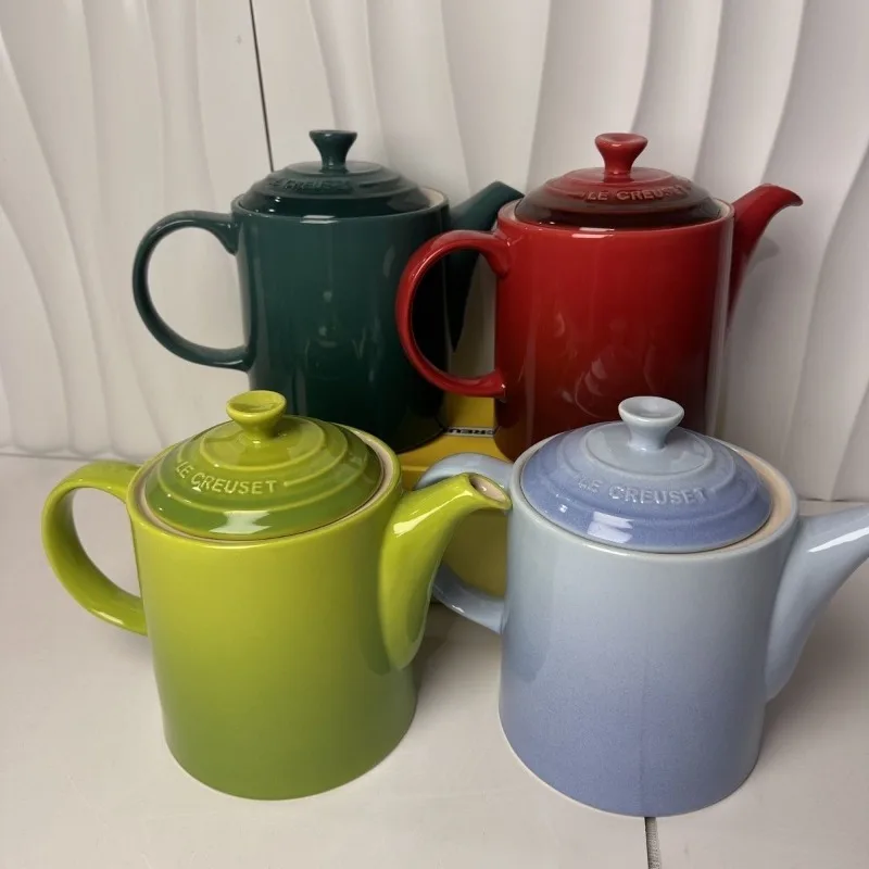 

Le Creuset 1.3L Stoneware Teapot, Classic Cerise Ombre Glaze Tea Pot with Ergonomic Handle Porcelain Teapot for Home Kitchen