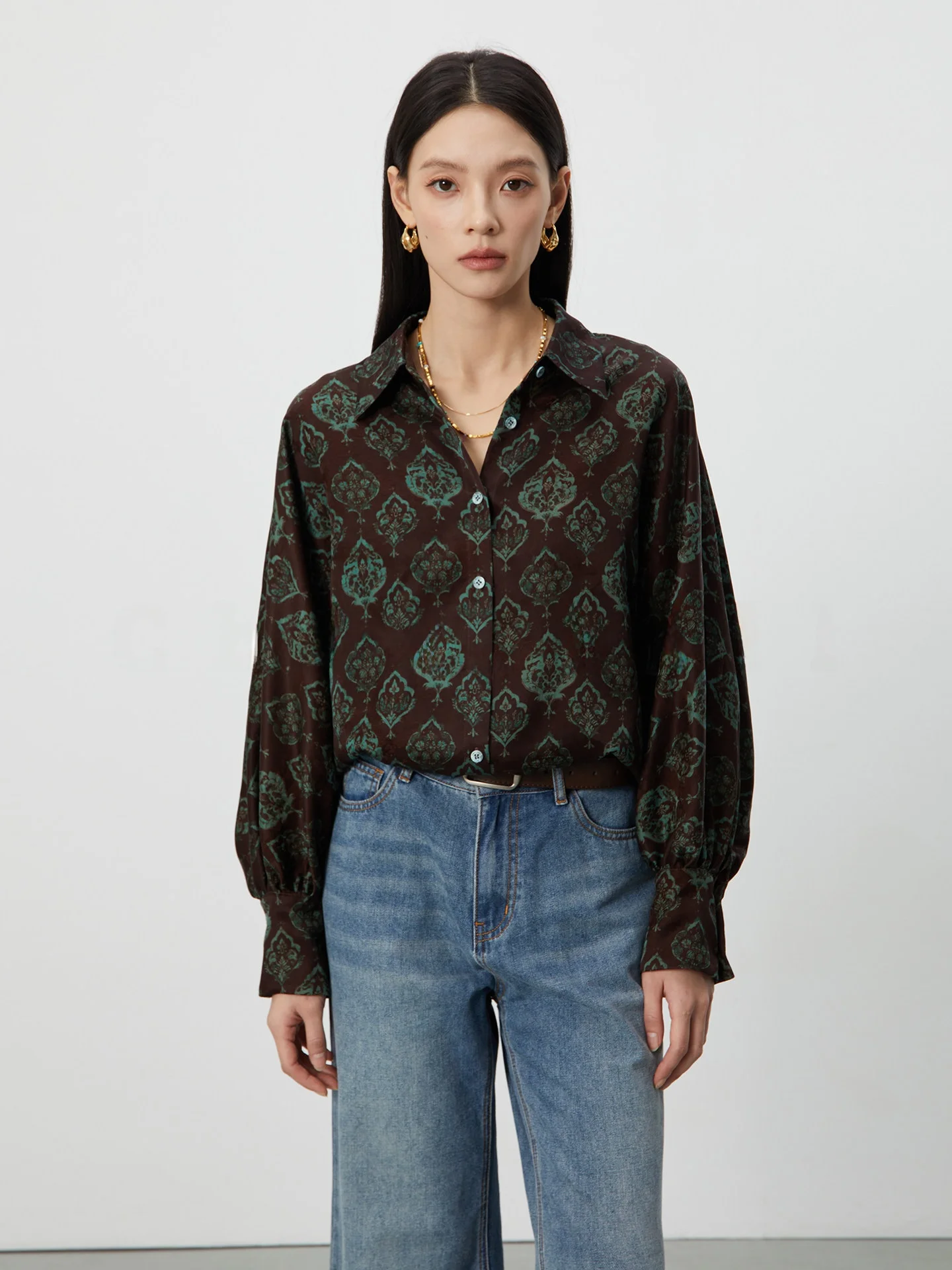 

Qingshan Home Non-Woven Cloud Silk 22 Momme Silk Women's Floral Tunic Top Batwing Sleeve Traditional Handicraft Design